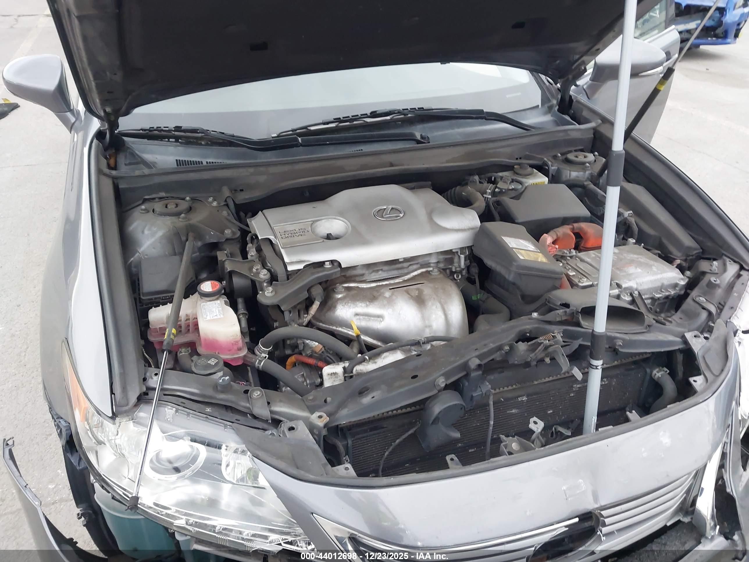 LEXUS ES image 10