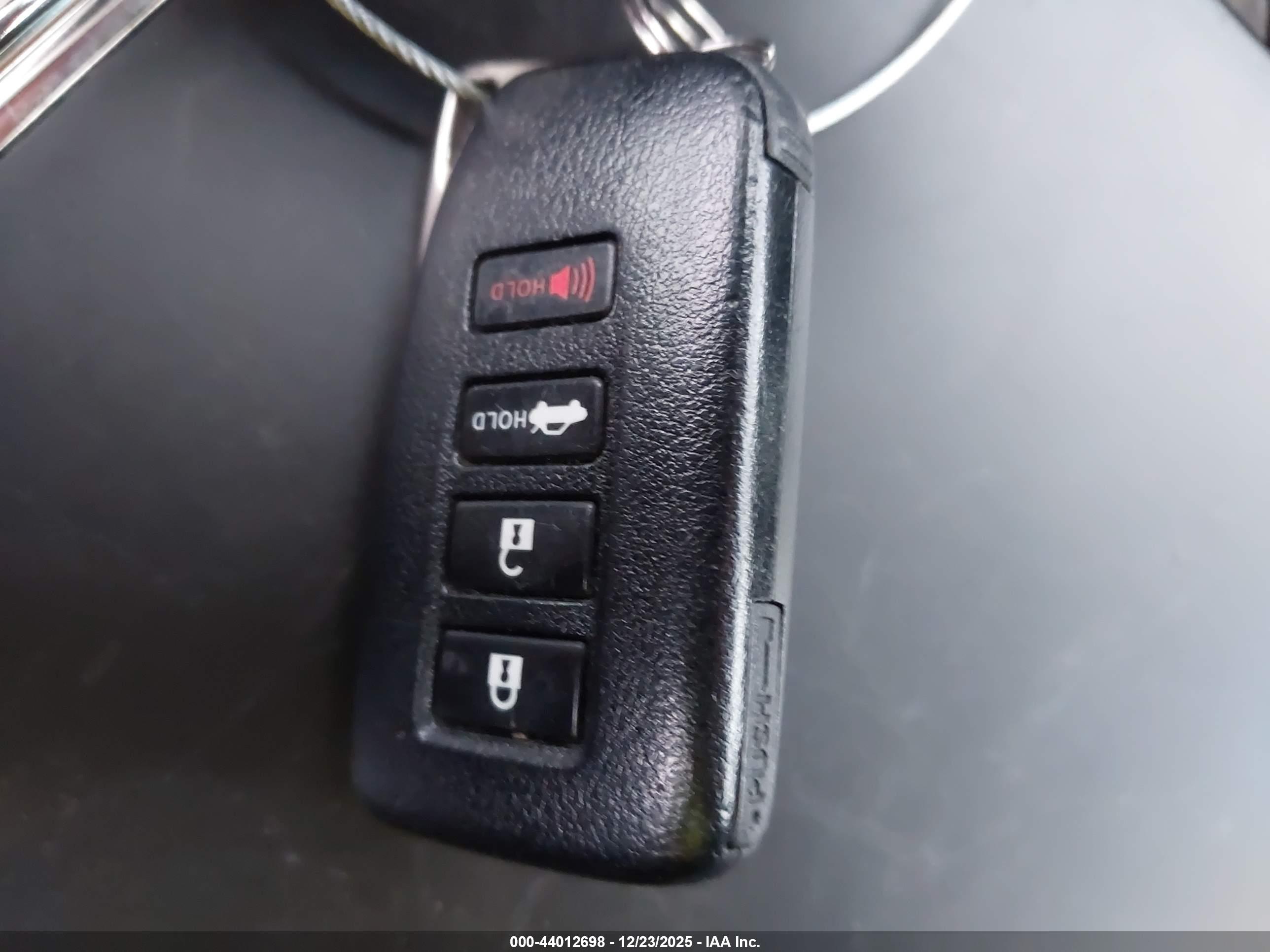 LEXUS ES image 11