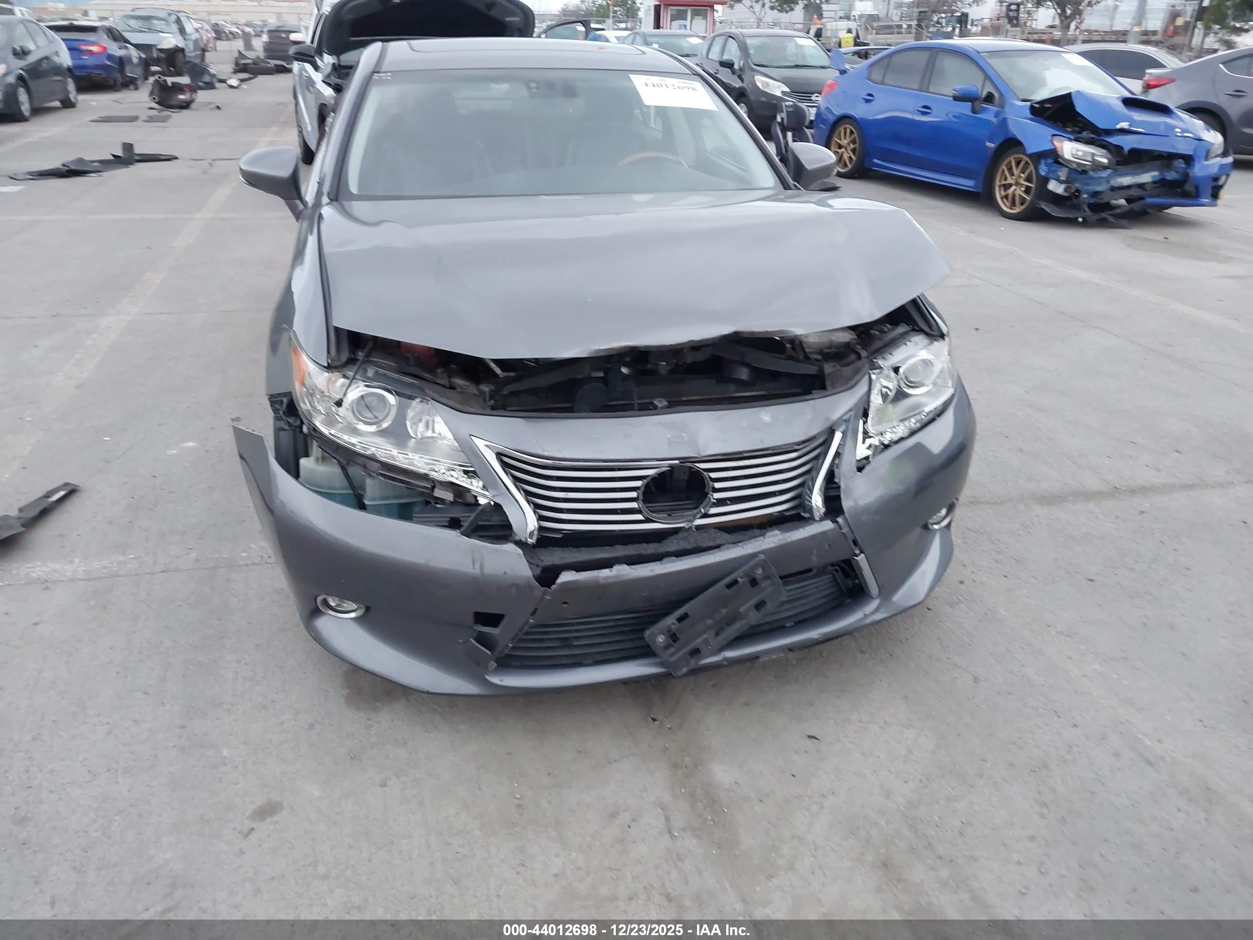 LEXUS ES image 6