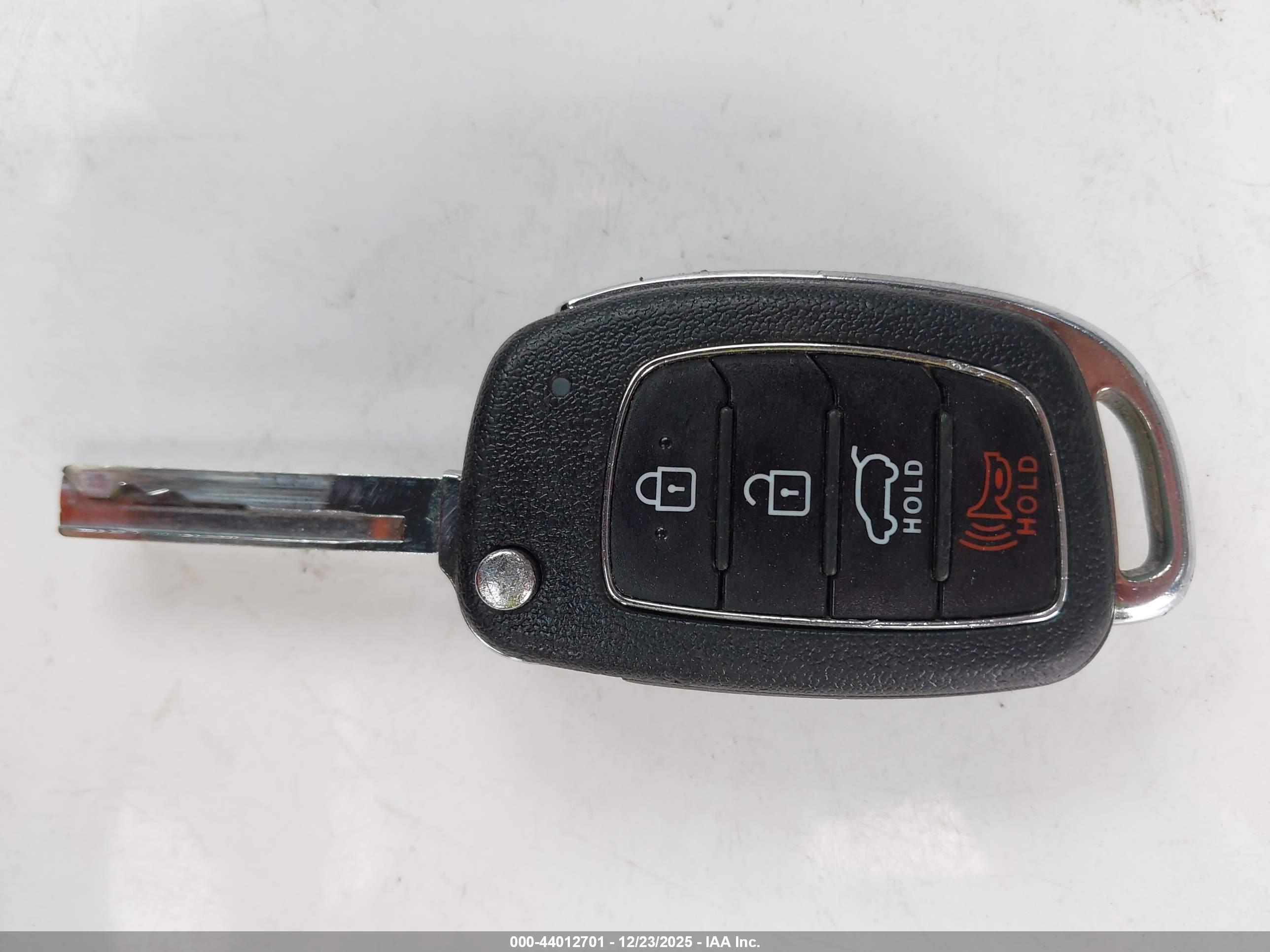HYUNDAI SANTA image 11