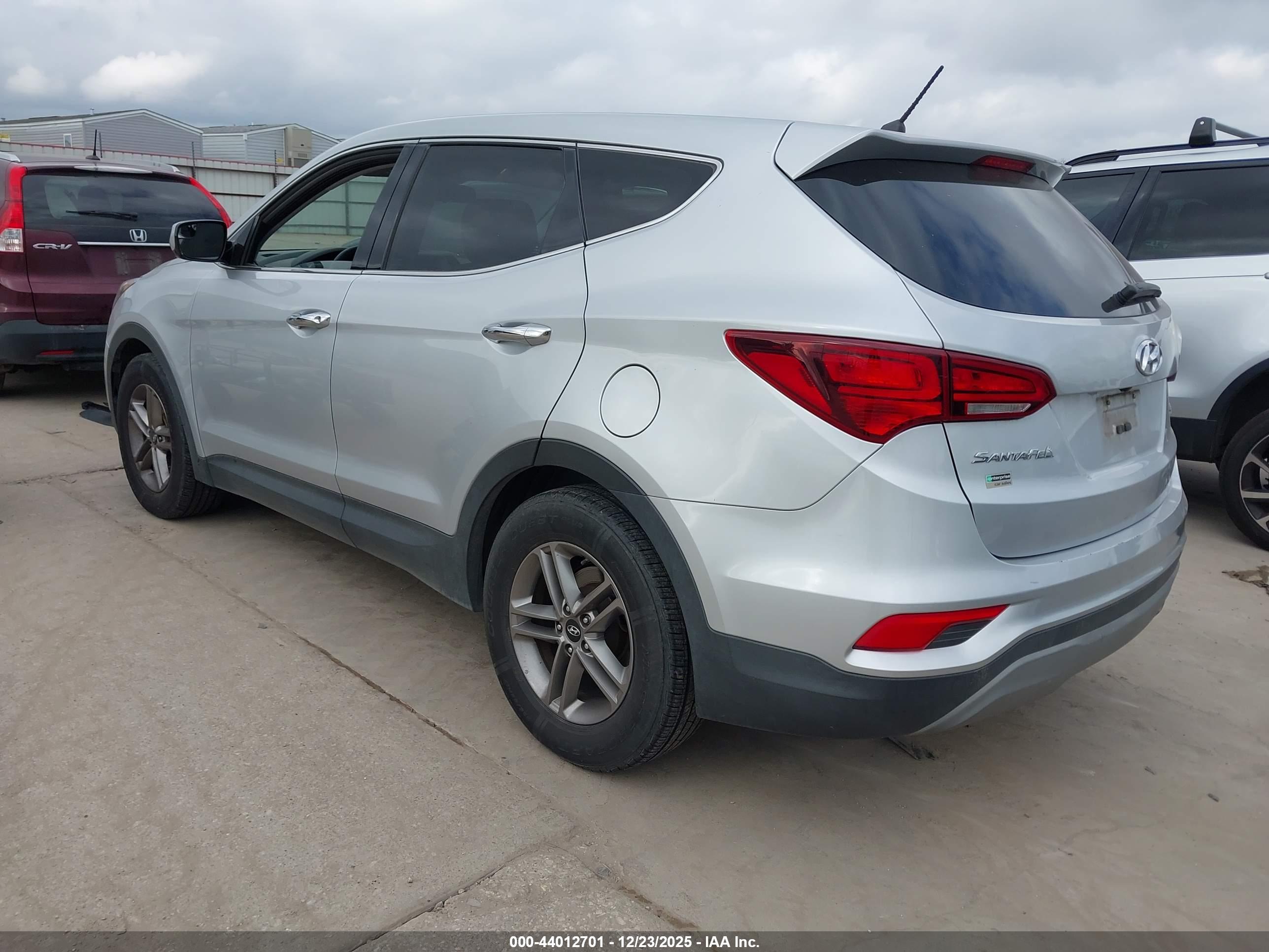 HYUNDAI SANTA image 3