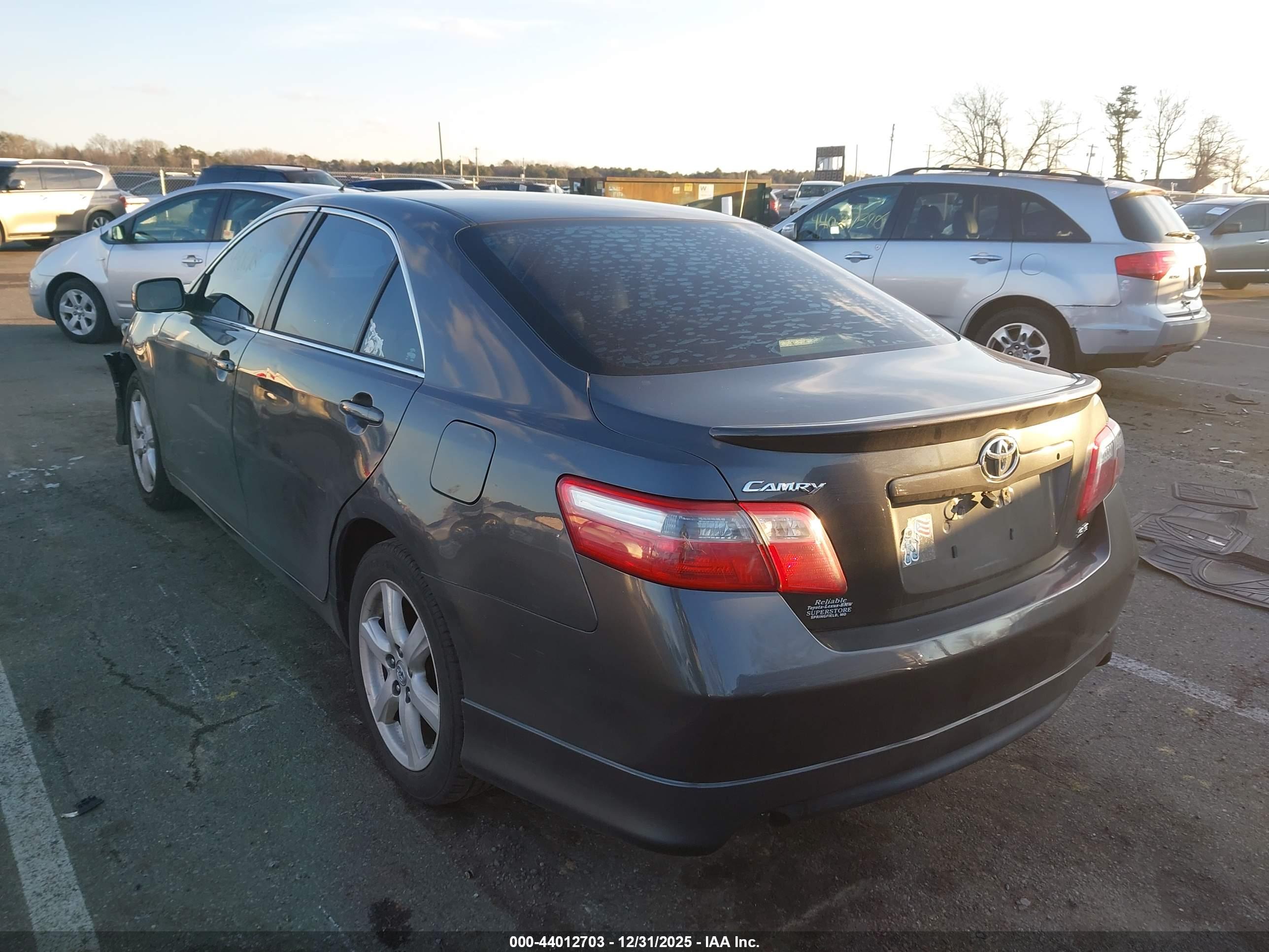 TOYOTA CAMRY image 3