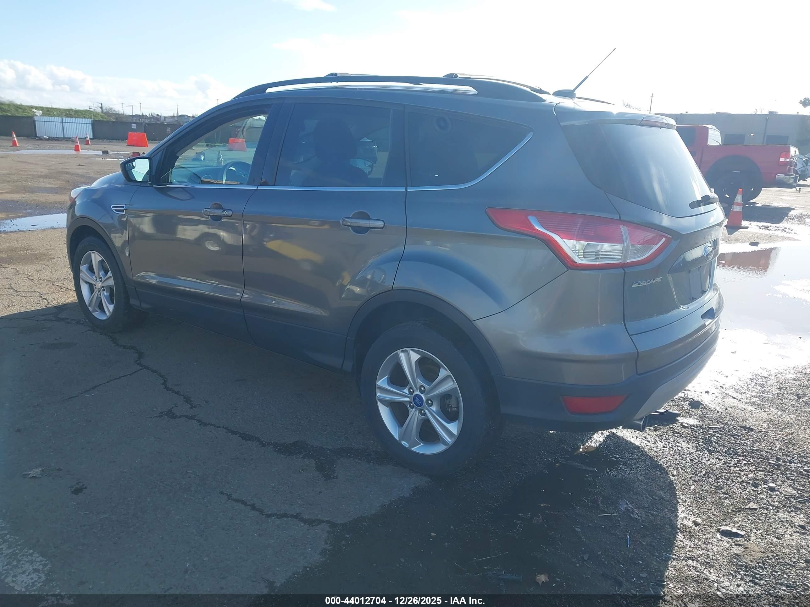 FORD ESCAPE image 3