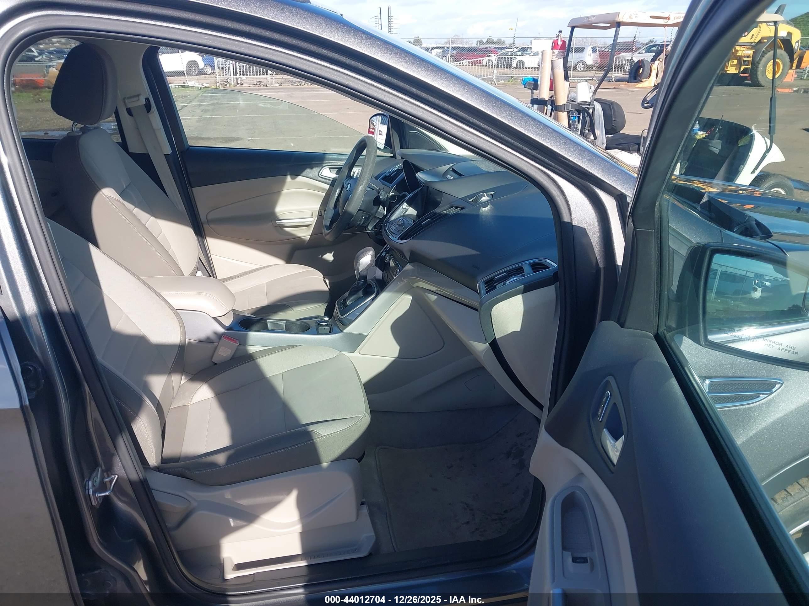 FORD ESCAPE image 5