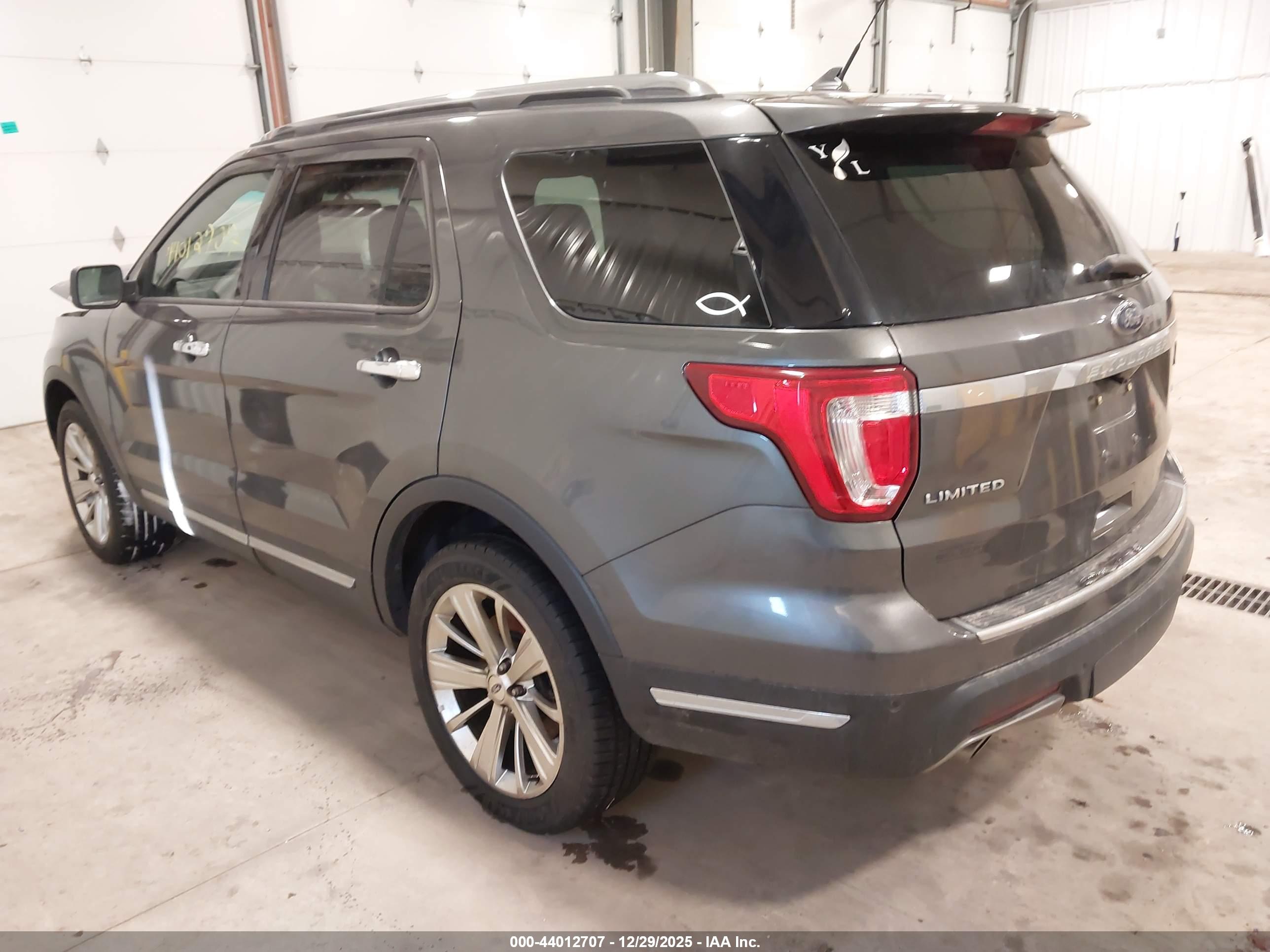 FORD EXPLORER image 3