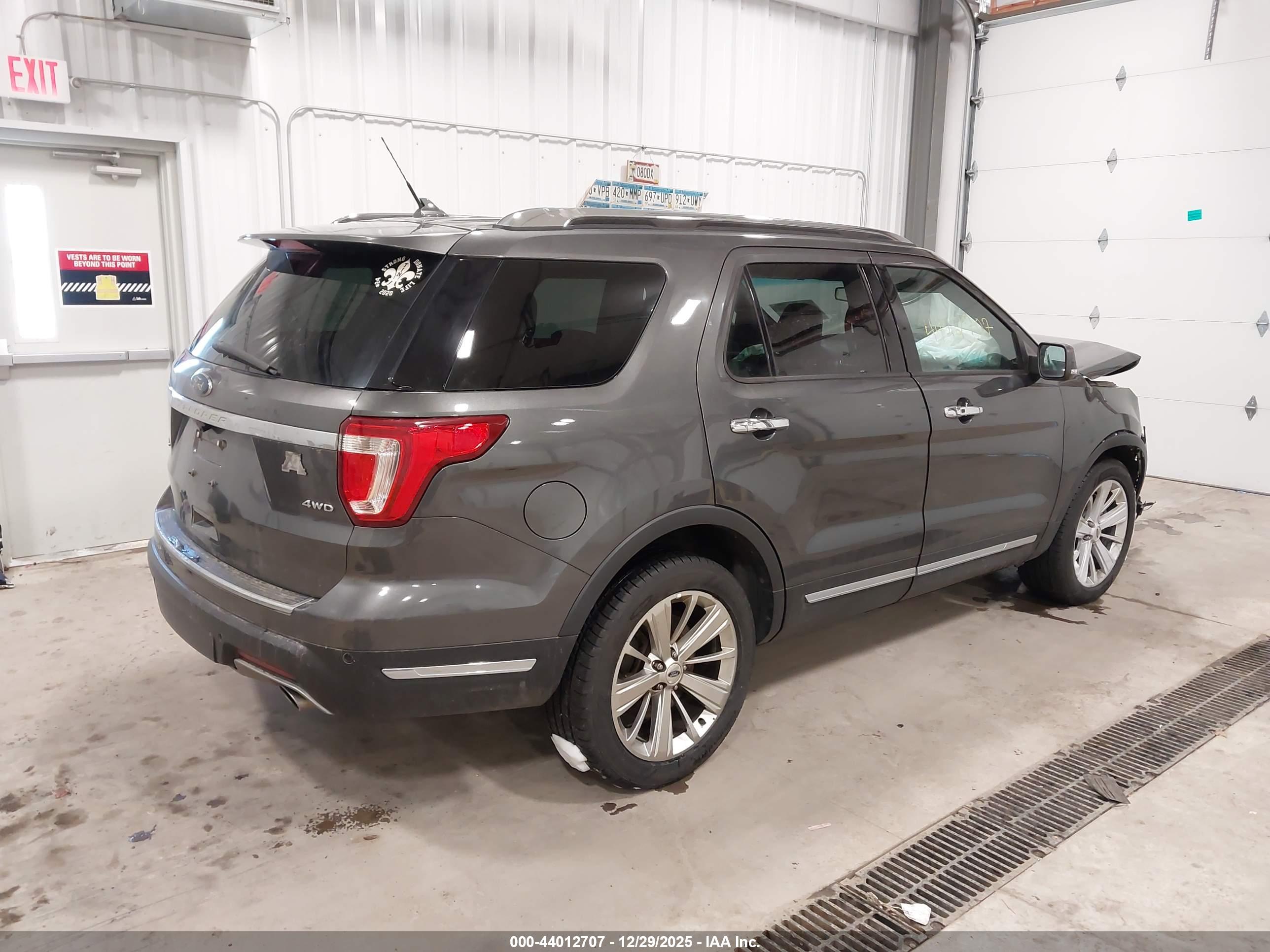 FORD EXPLORER image 4