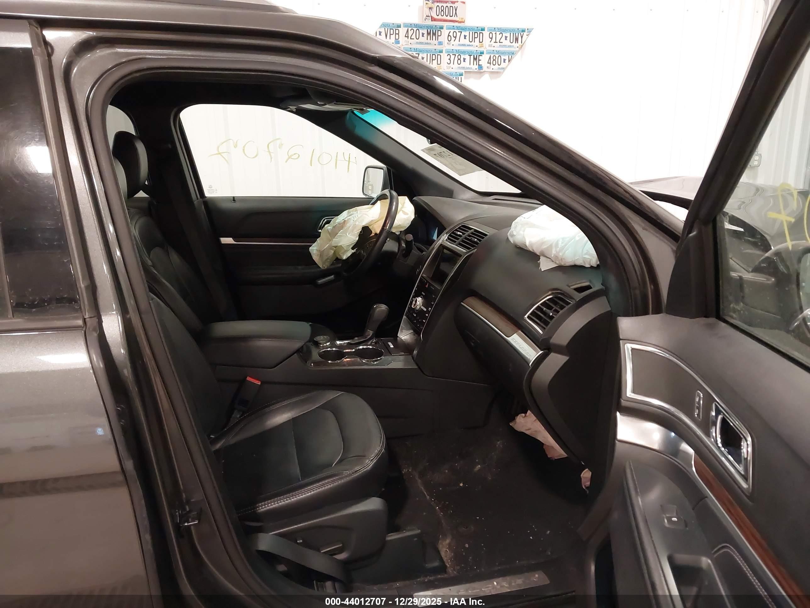 FORD EXPLORER image 5
