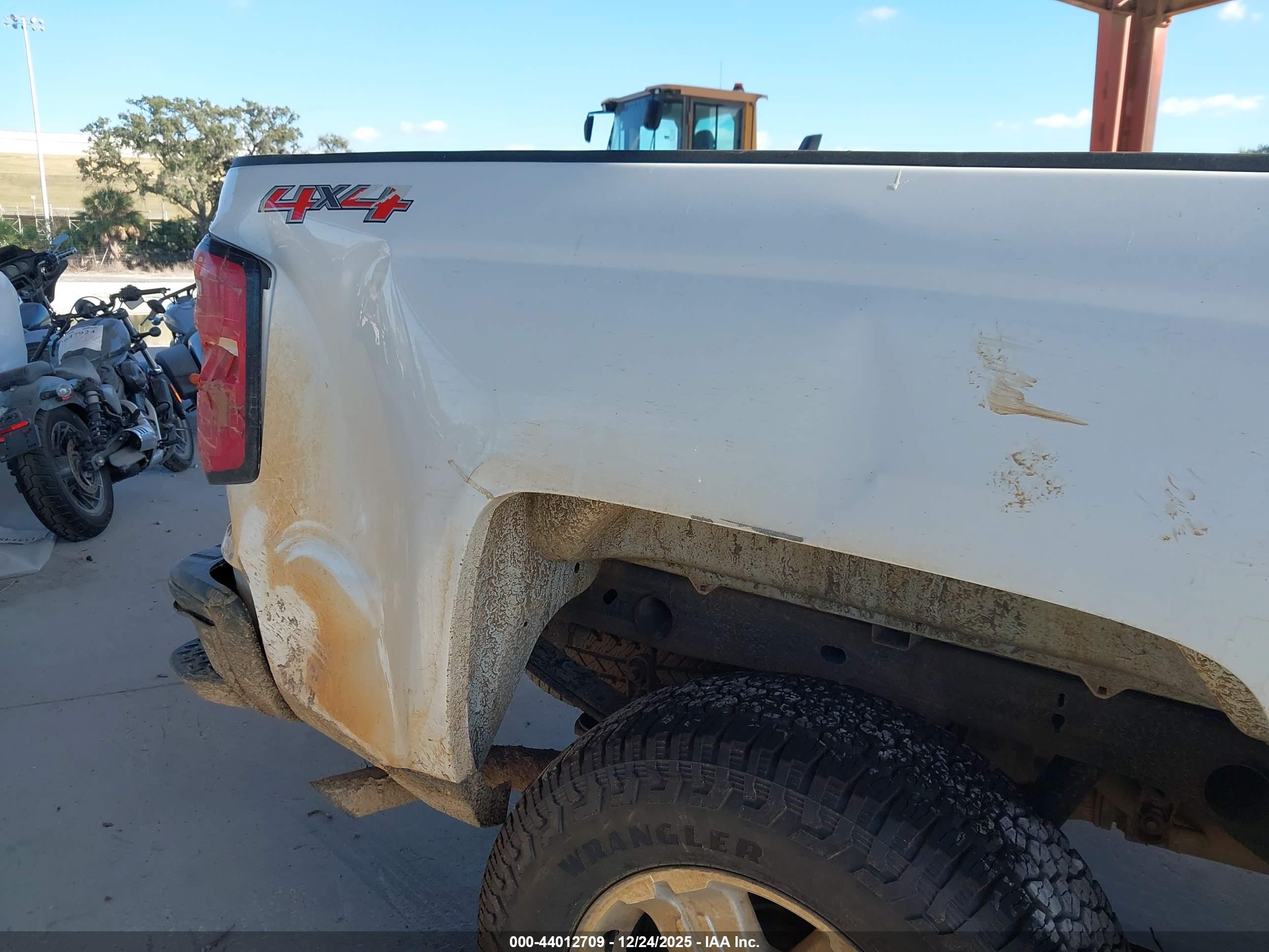 CHEVROLET SILVERADO image 6