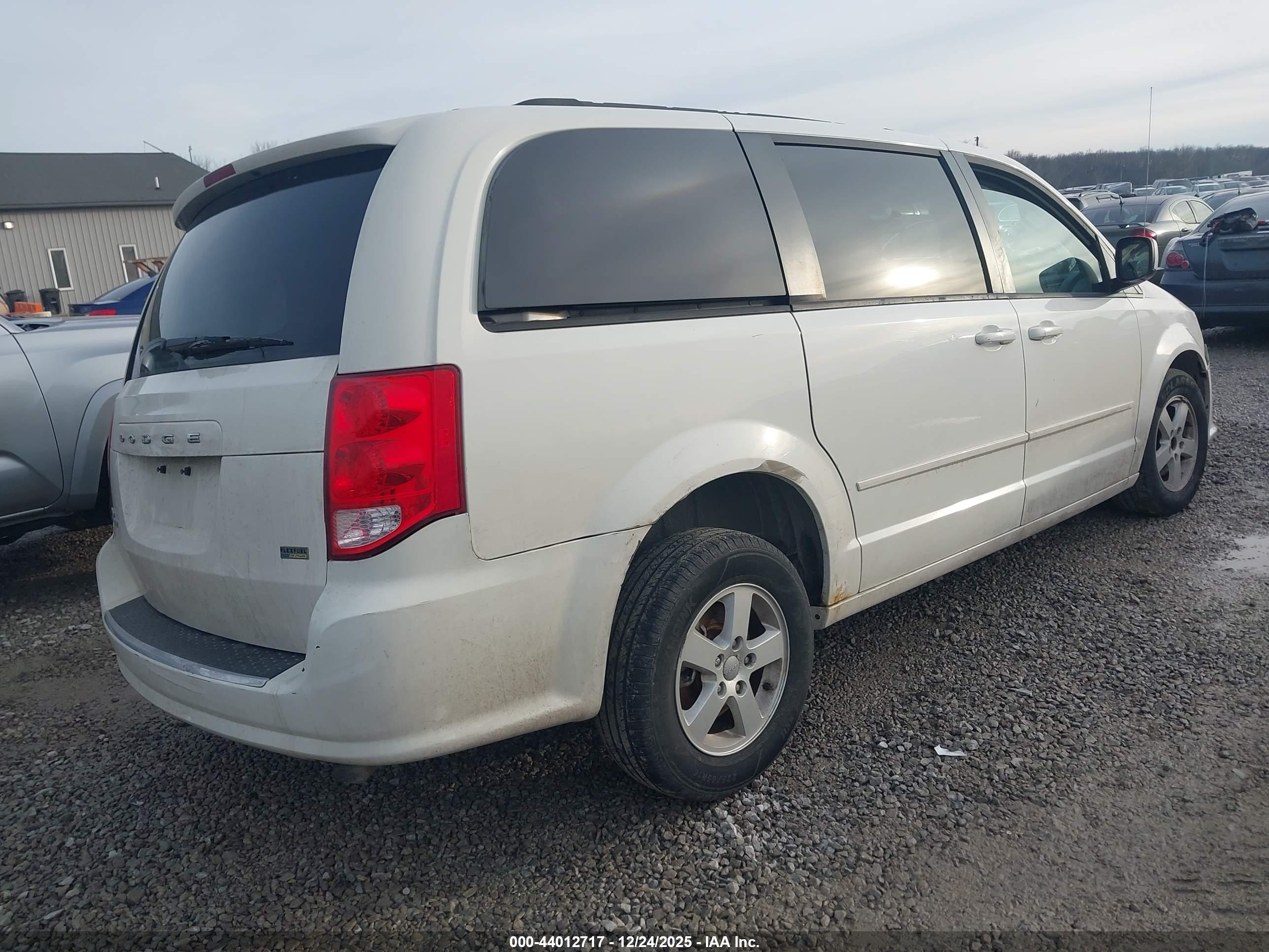 DODGE GRAND image 4