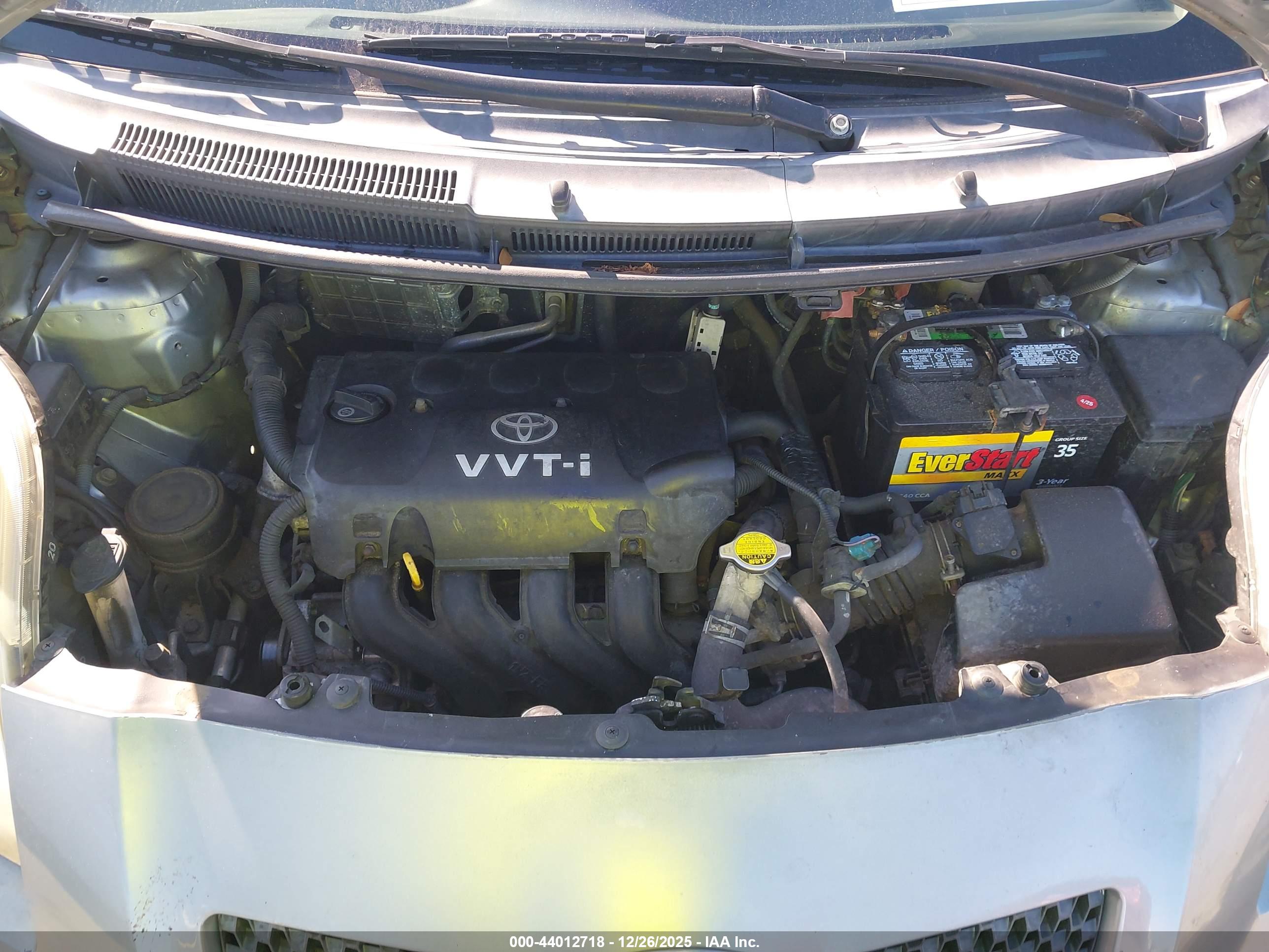 TOYOTA YARIS image 10