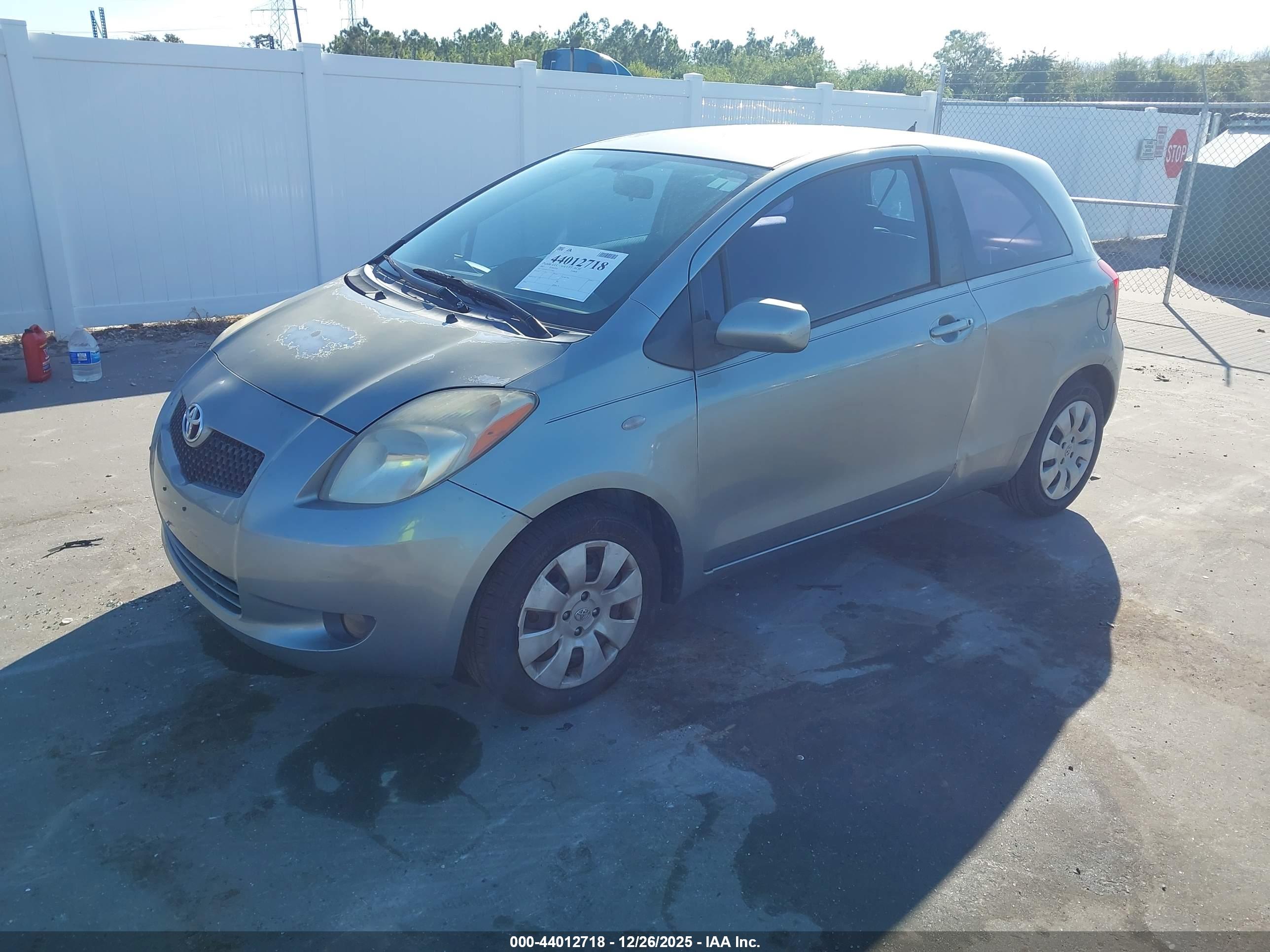 TOYOTA YARIS image 2
