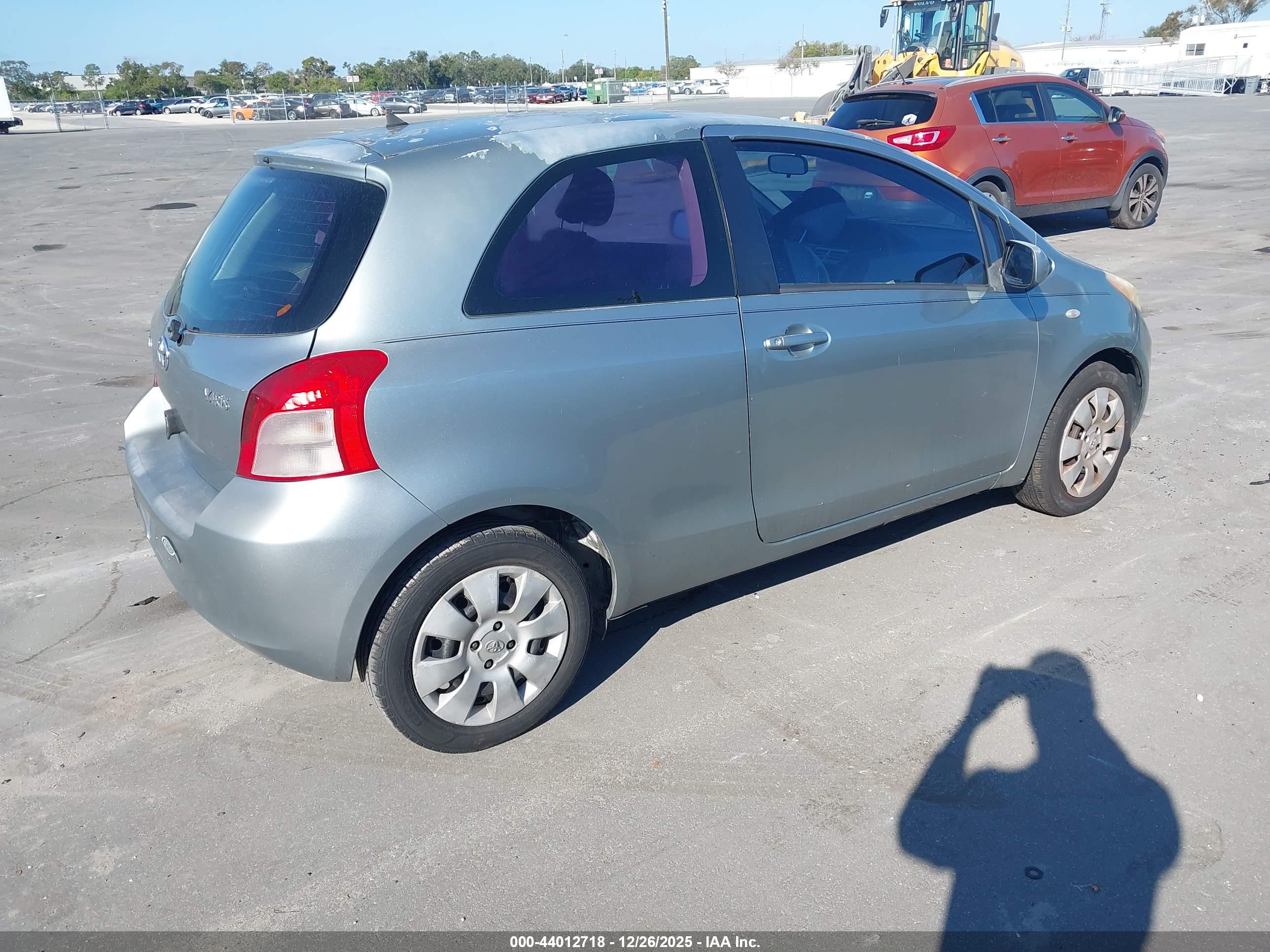 TOYOTA YARIS image 4