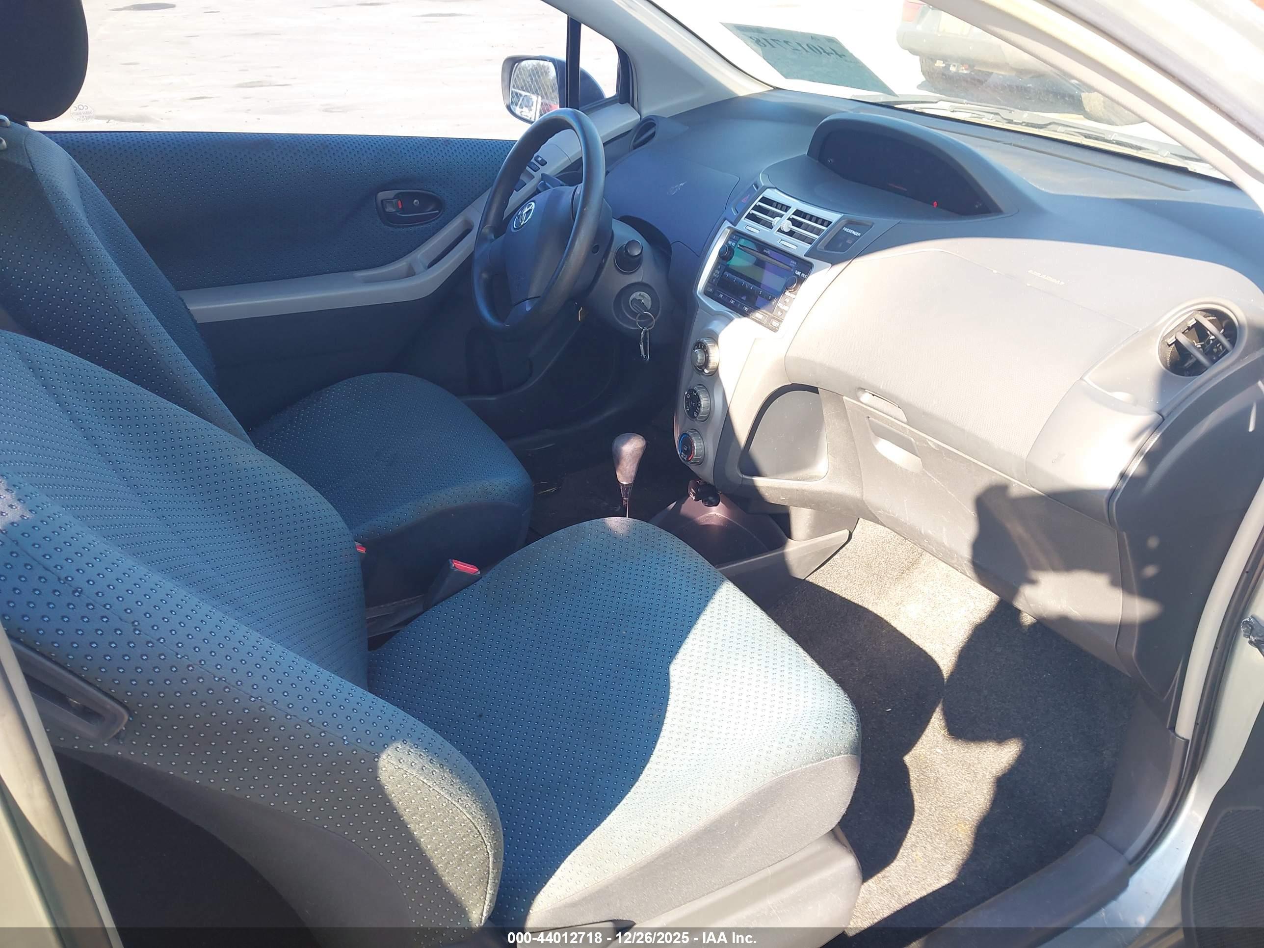 TOYOTA YARIS image 5