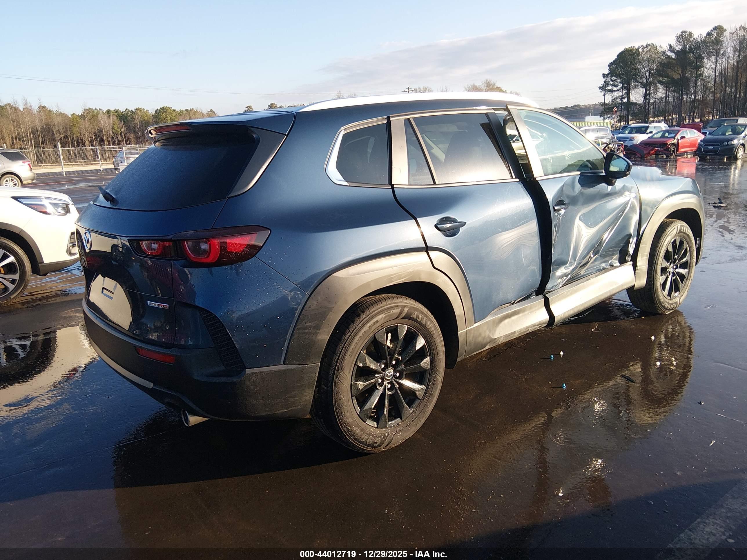 MAZDA CX-50 image 4
