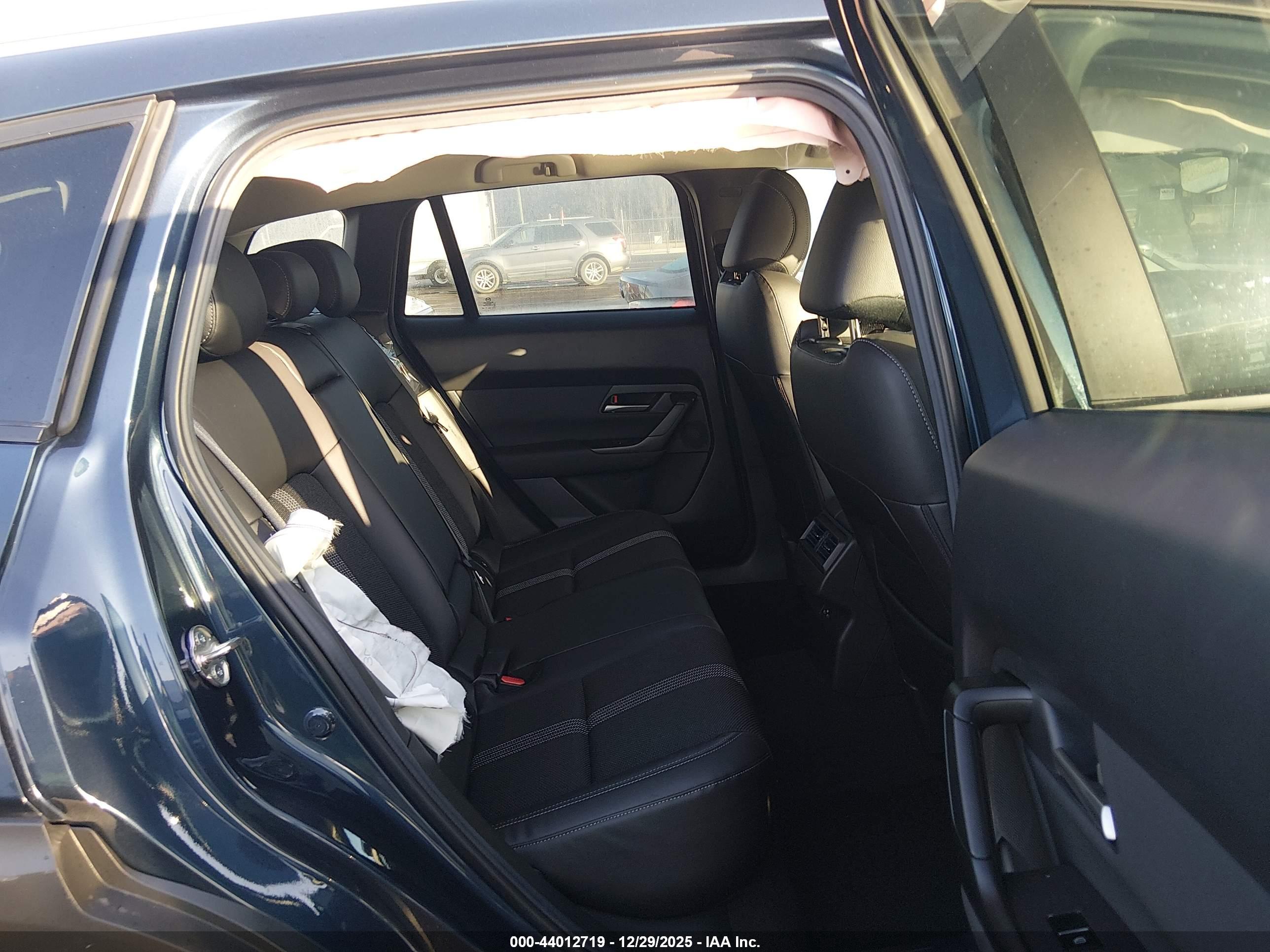 MAZDA CX-50 image 8