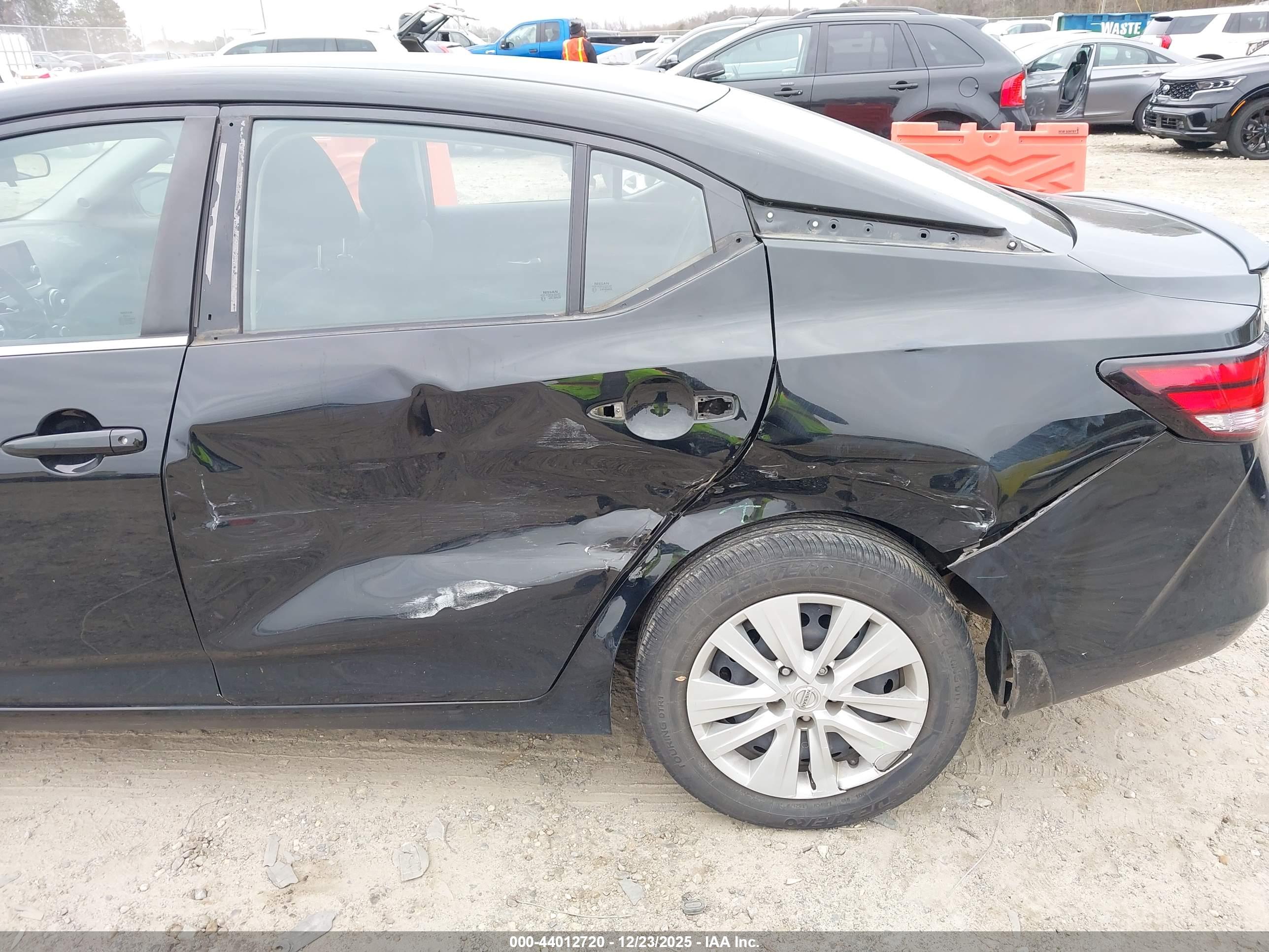 NISSAN SENTRA image 6