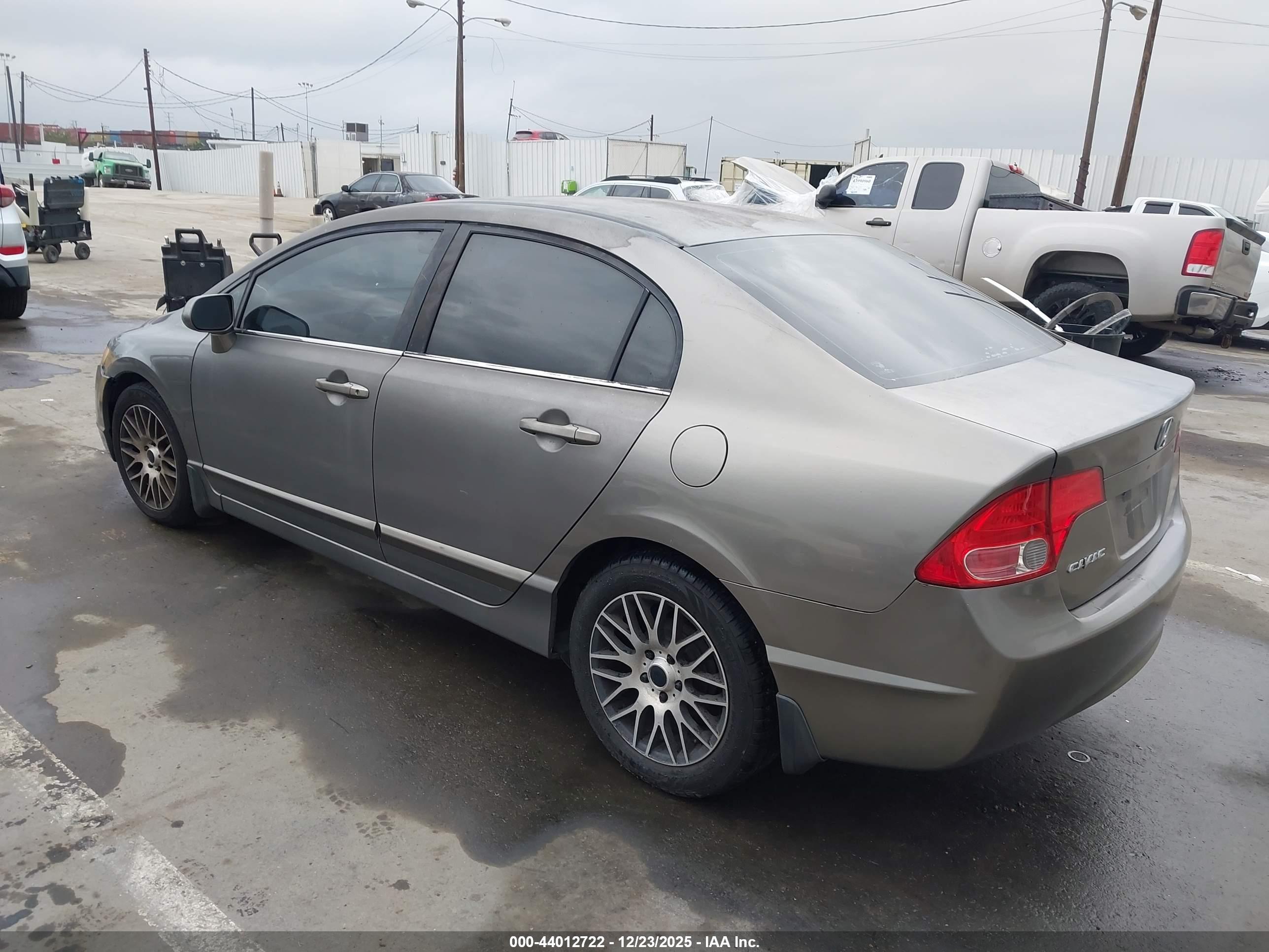 HONDA CIVIC image 3