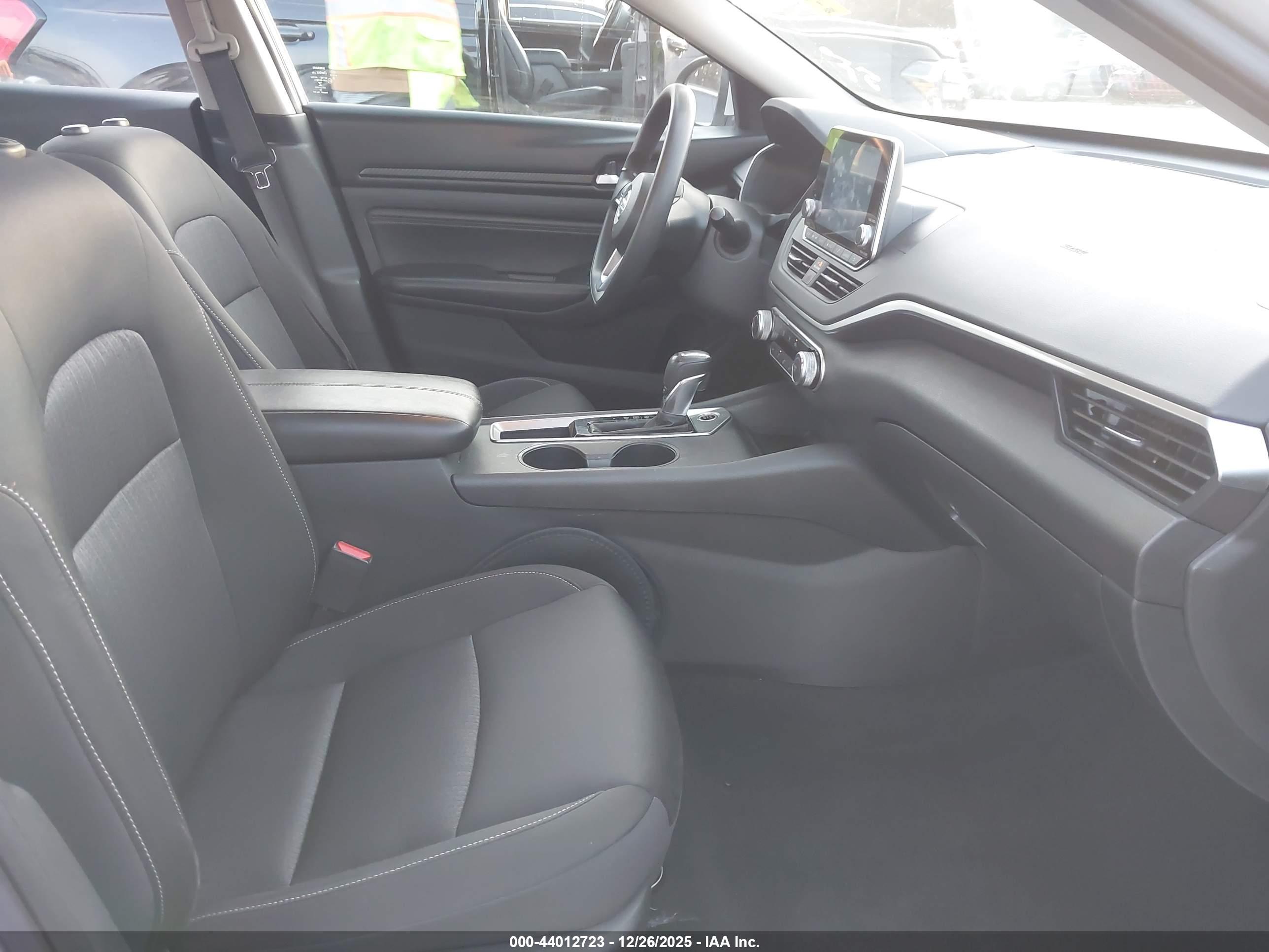 NISSAN ALTIMA image 5
