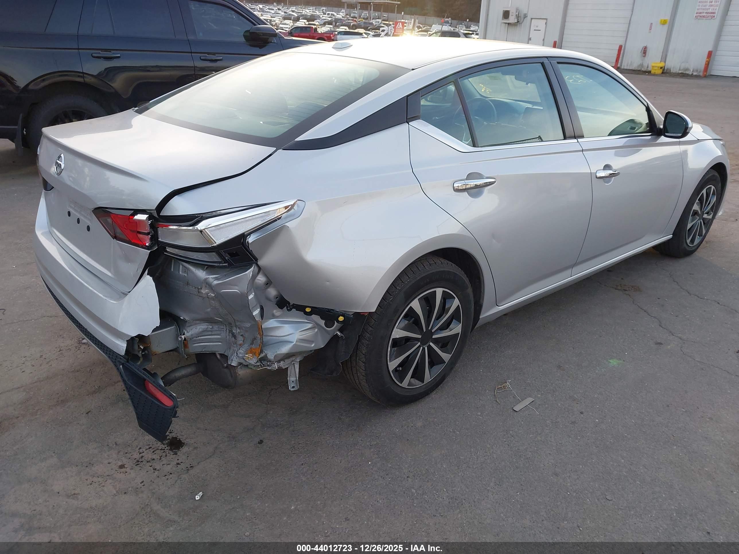 NISSAN ALTIMA image 6