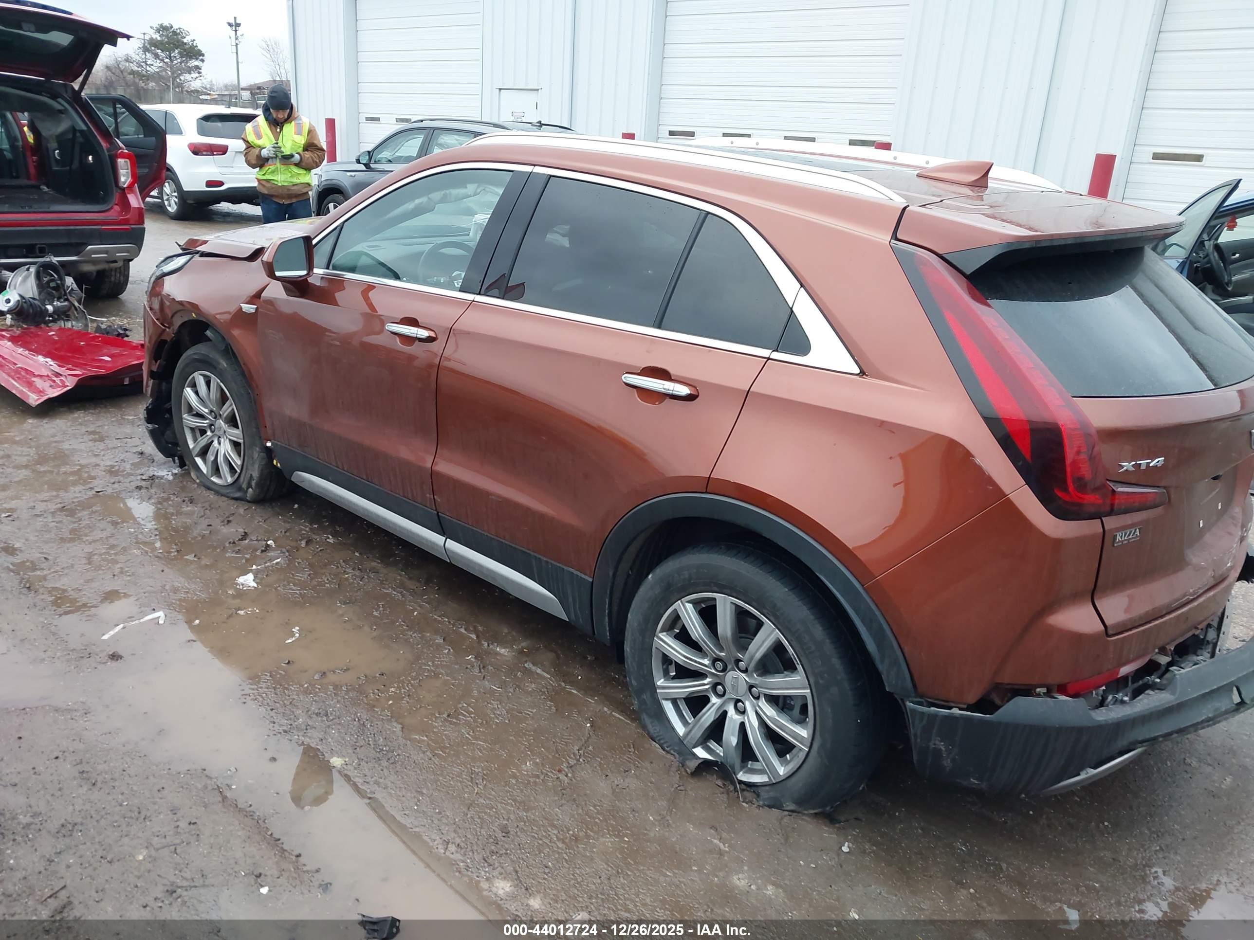CADILLAC XT4 image 3