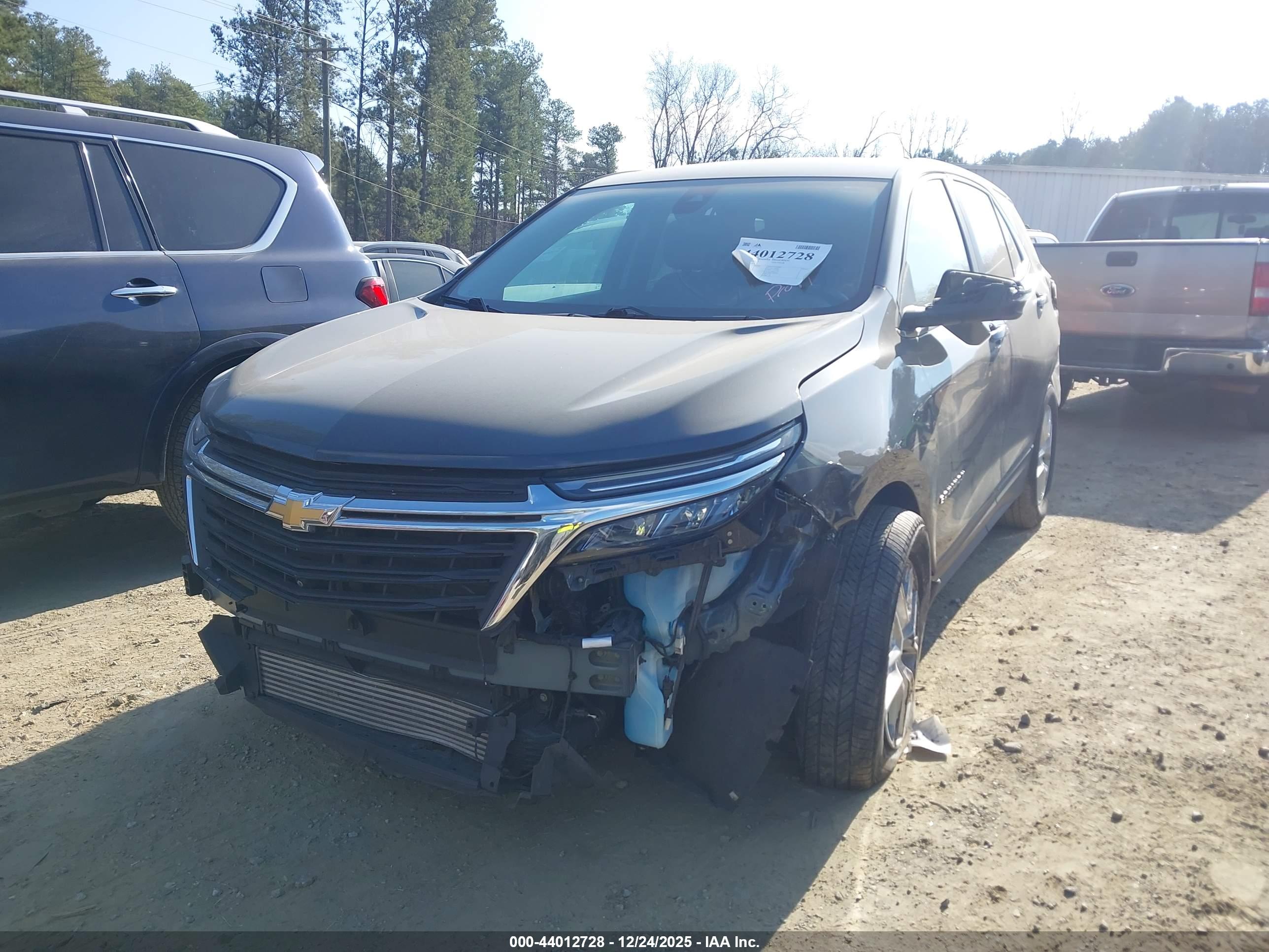 CHEVROLET EQUINOX image 2