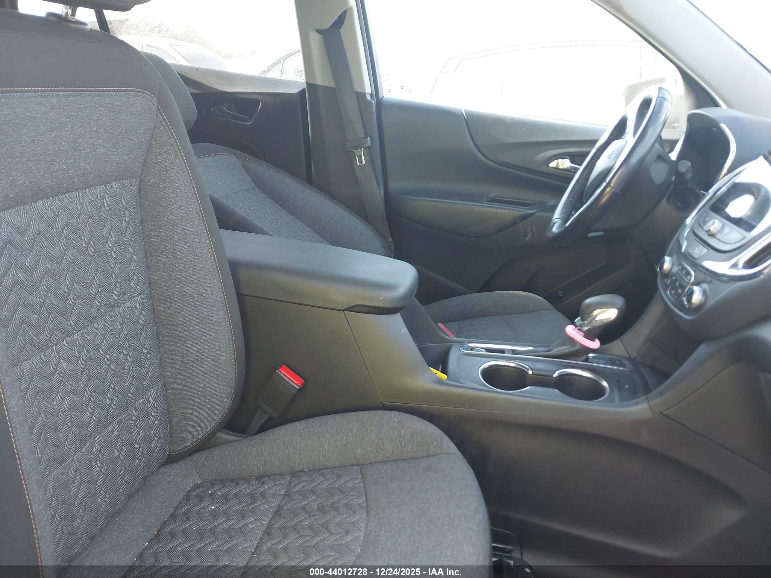 CHEVROLET EQUINOX image 5