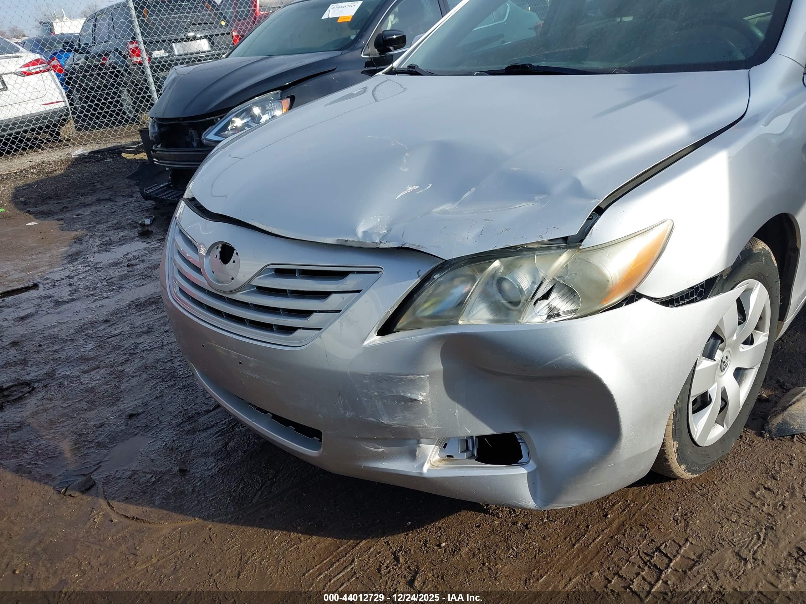 TOYOTA CAMRY image 6
