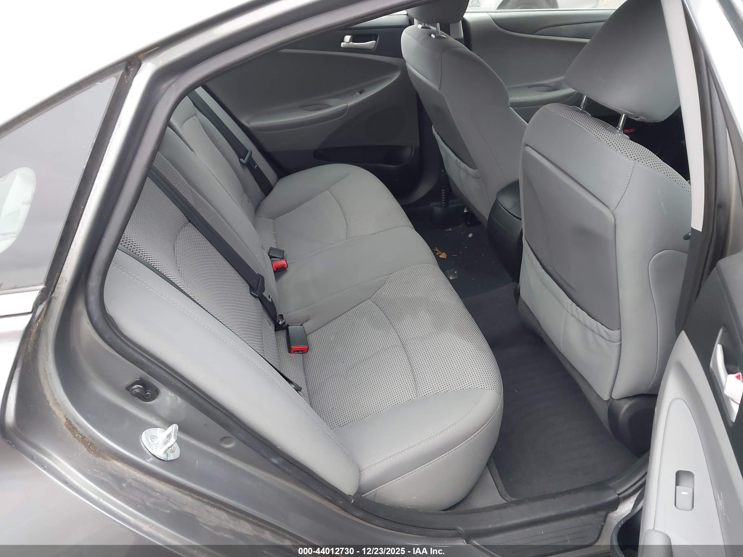 HYUNDAI SONATA image 8