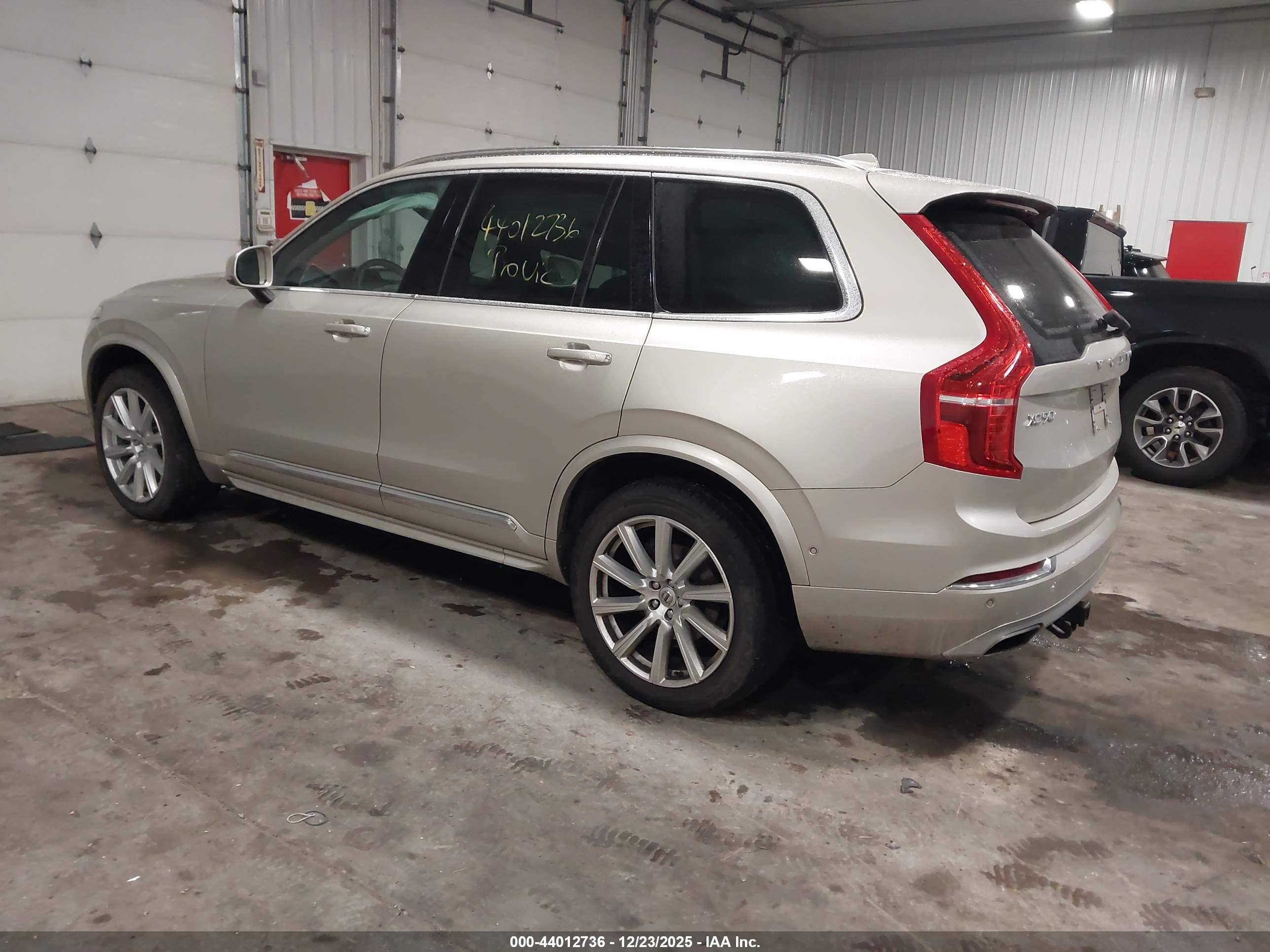 VOLVO XC90 image 3