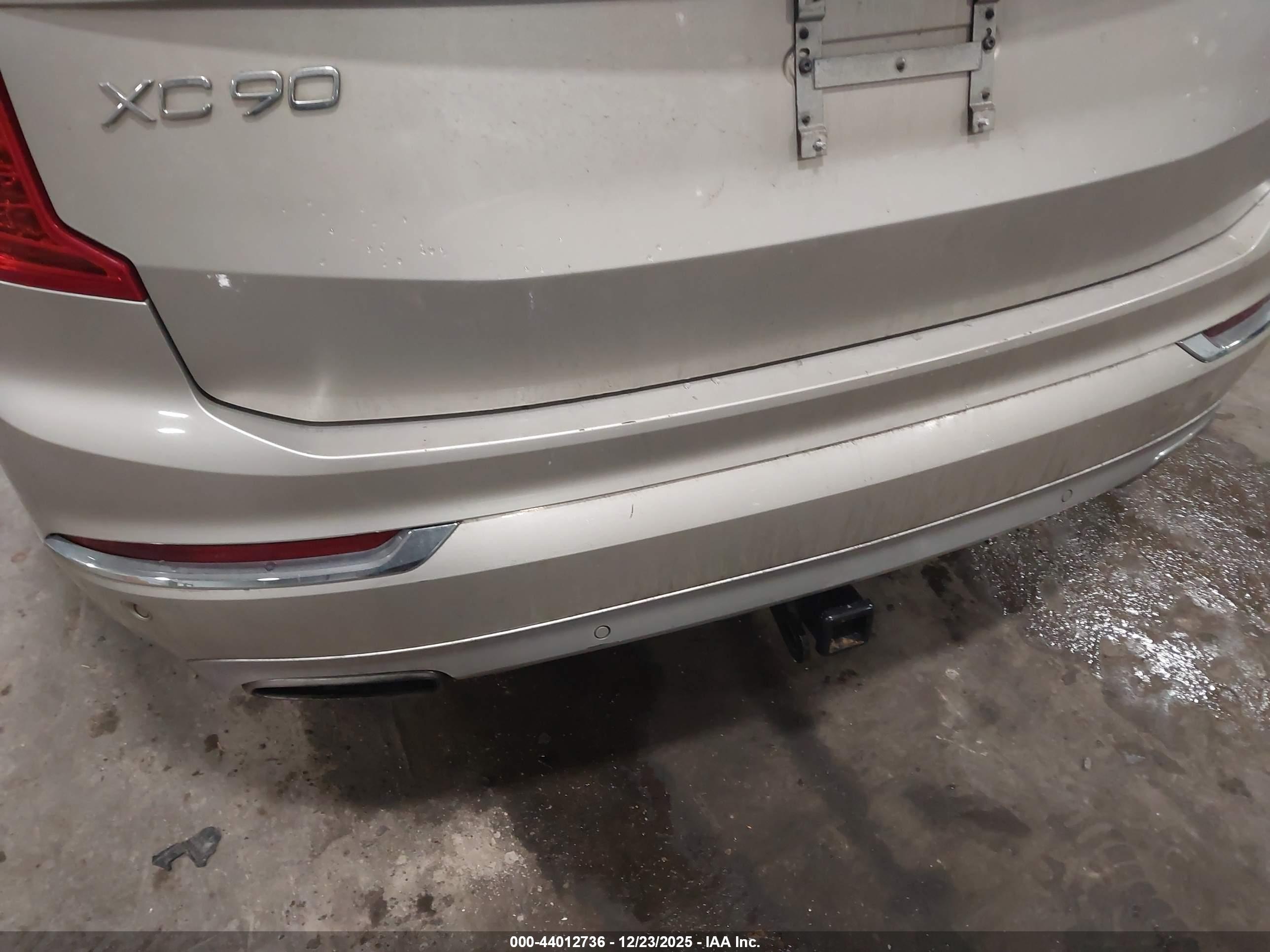 VOLVO XC90 image 6