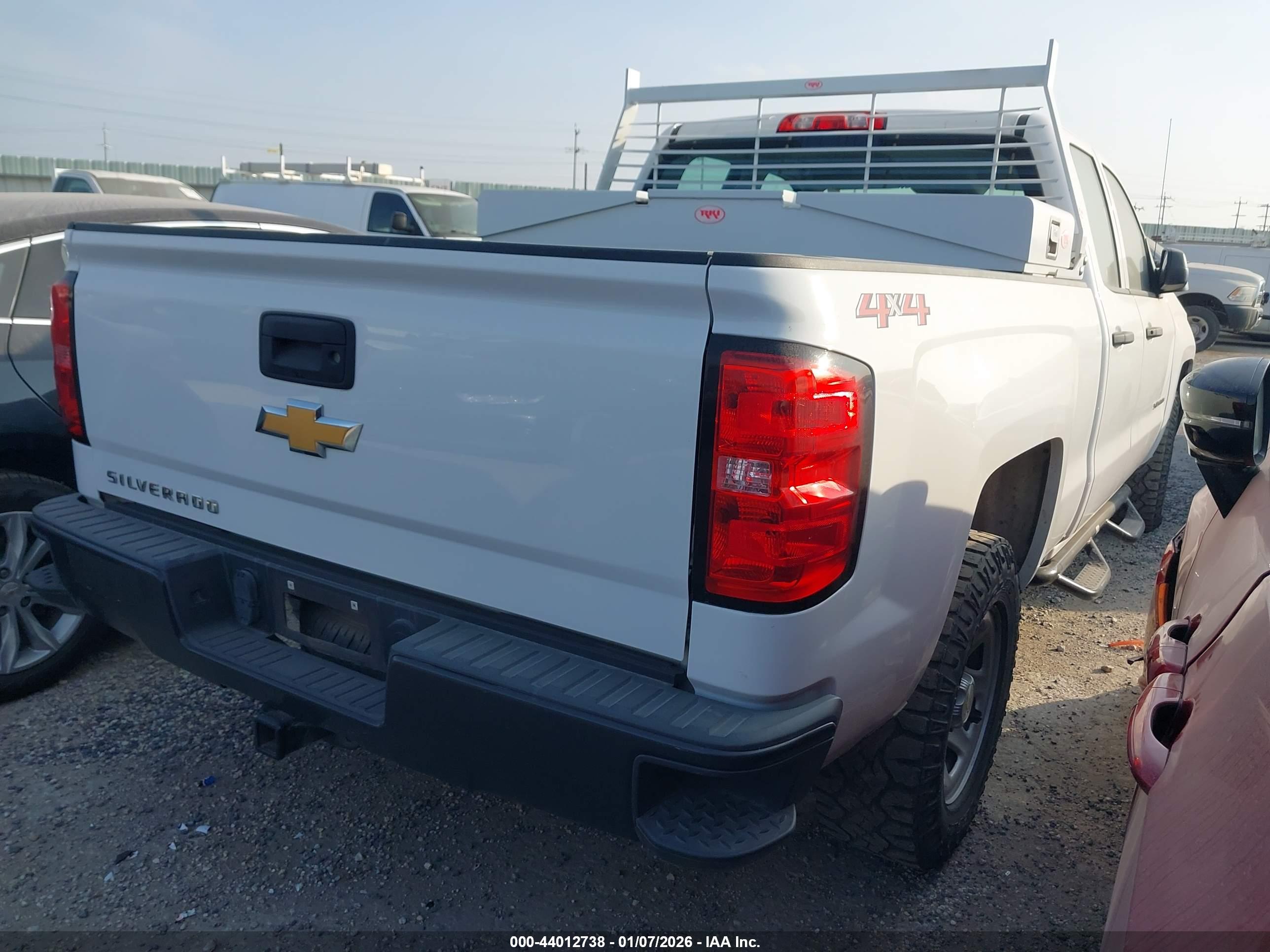 CHEVROLET SILVERADO image 4