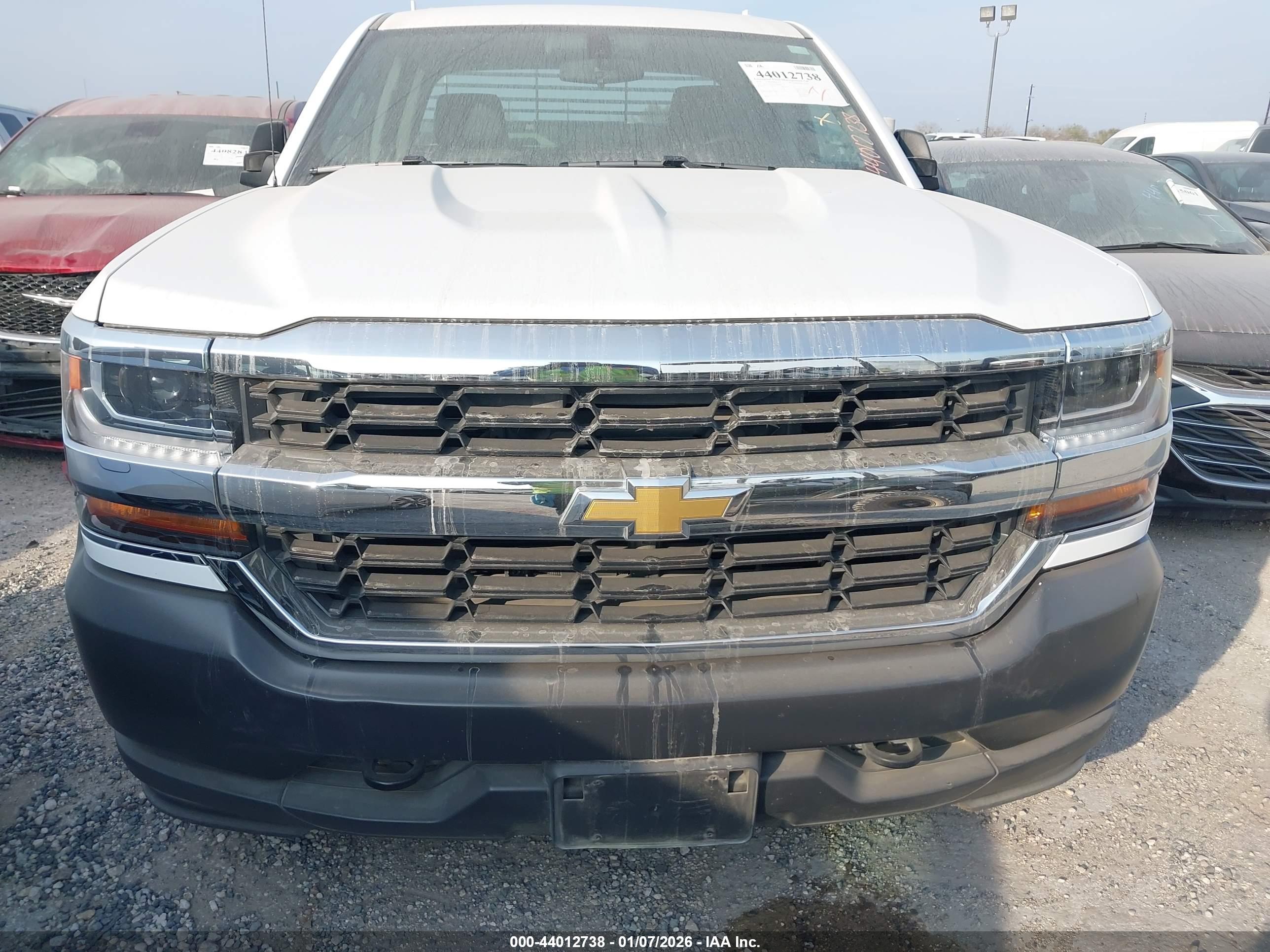 CHEVROLET SILVERADO image 6