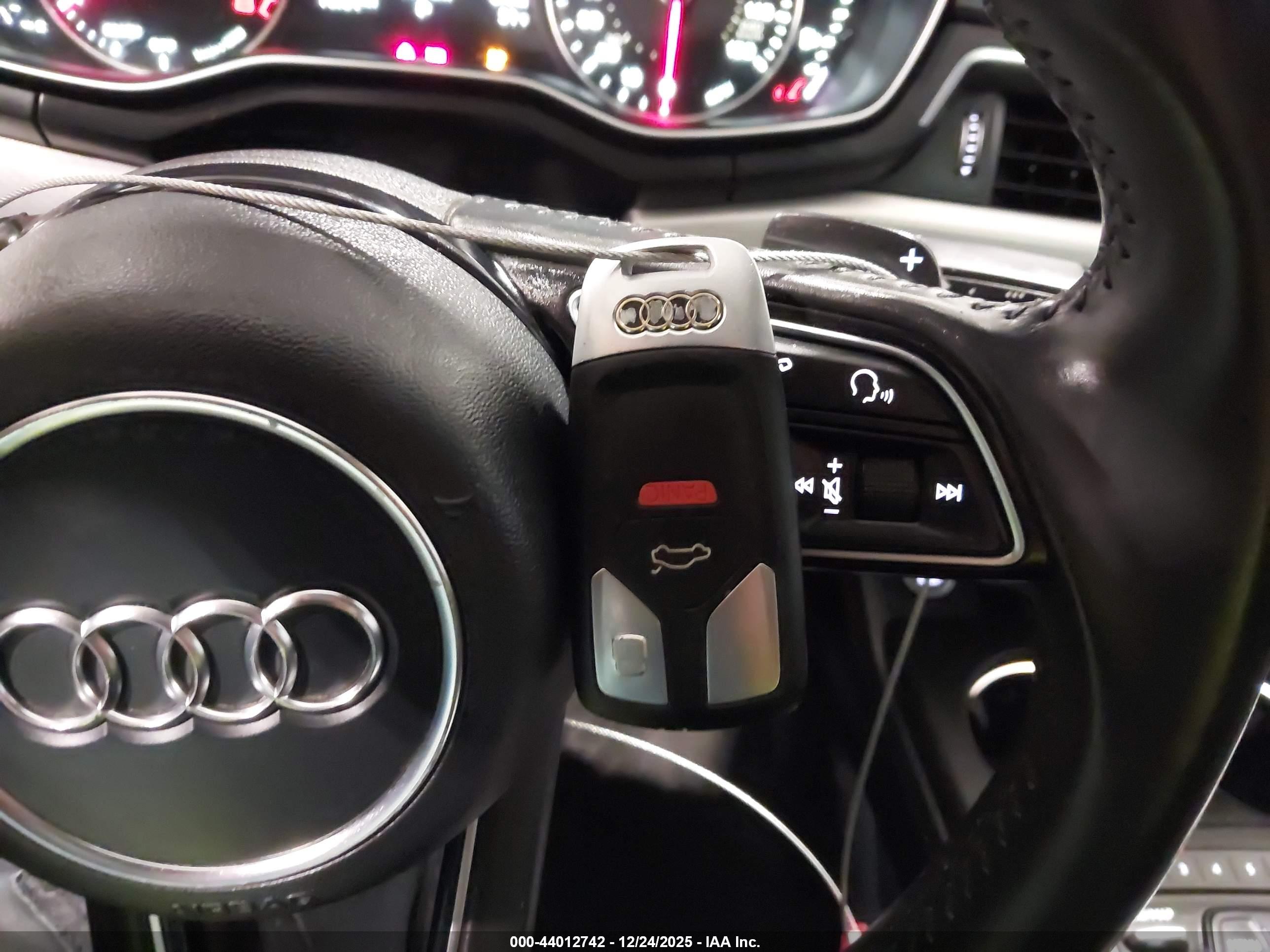 AUDI A4 image 11