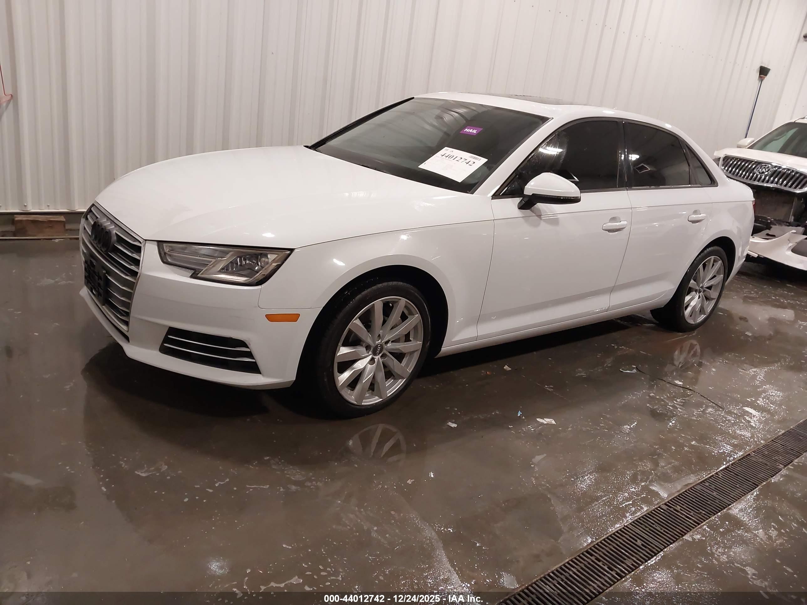 AUDI A4 image 2