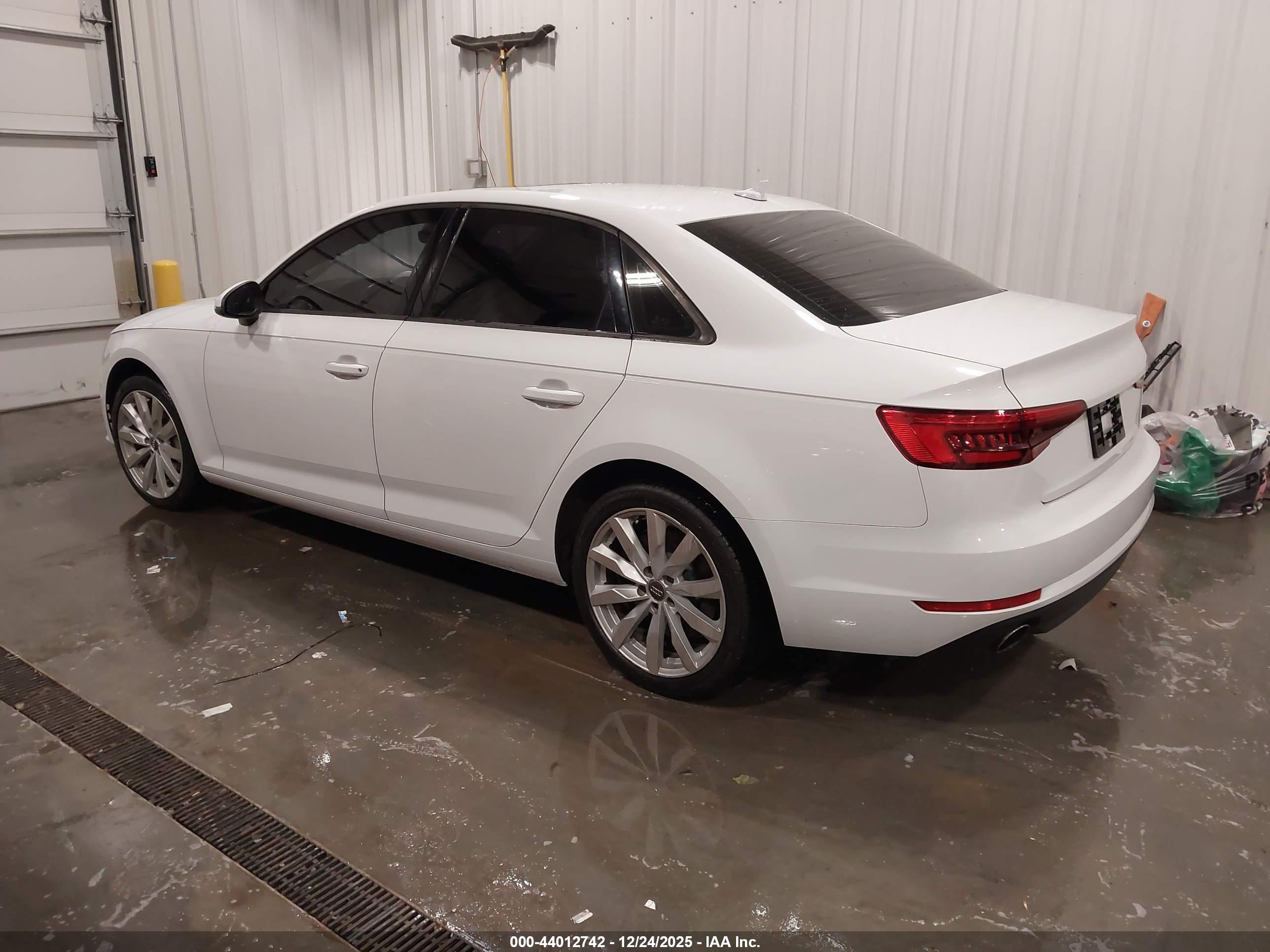 AUDI A4 image 3