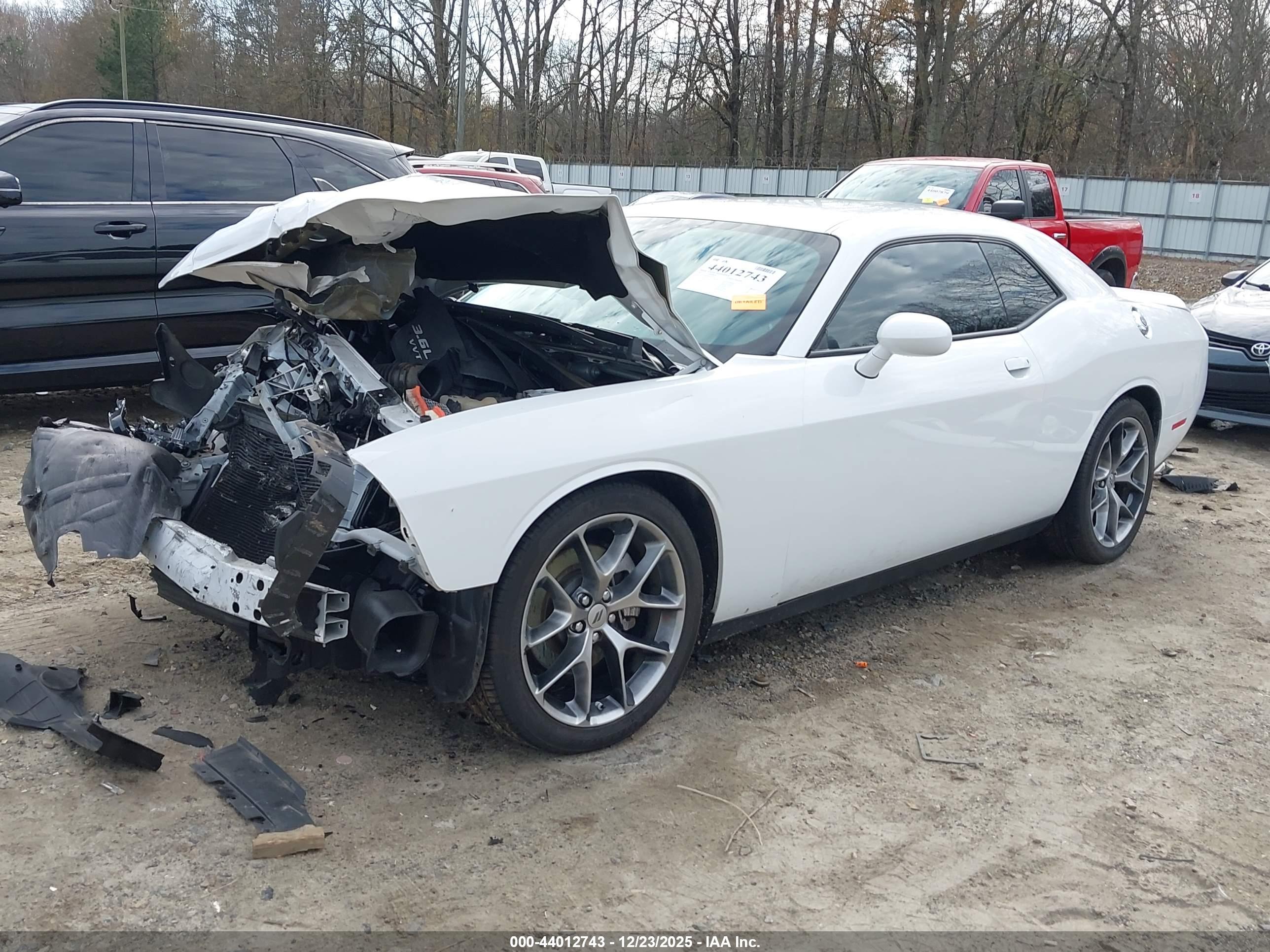 DODGE CHALLENGER image 2