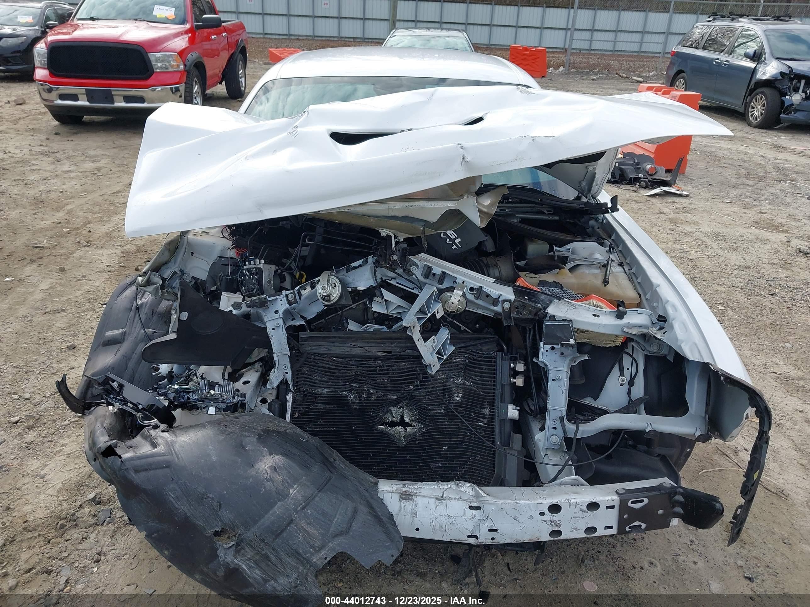 DODGE CHALLENGER image 6