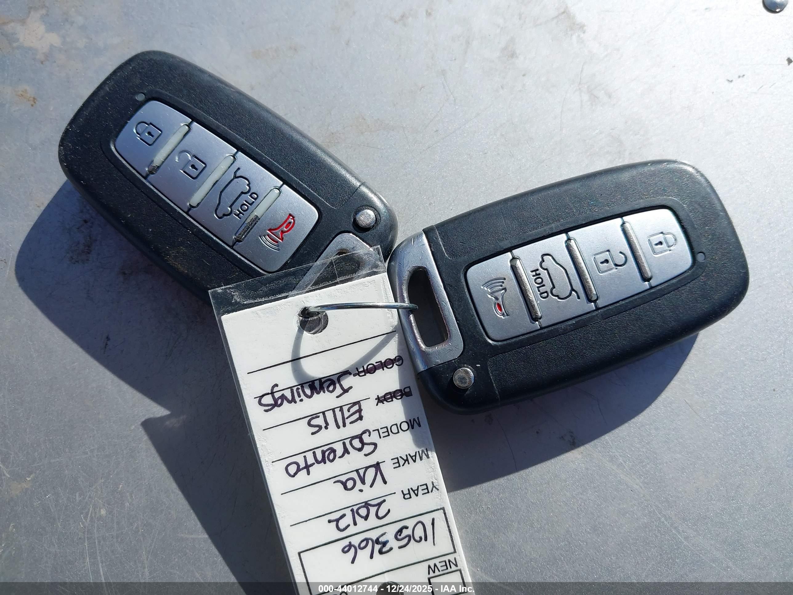 KIA SORENTO image 11