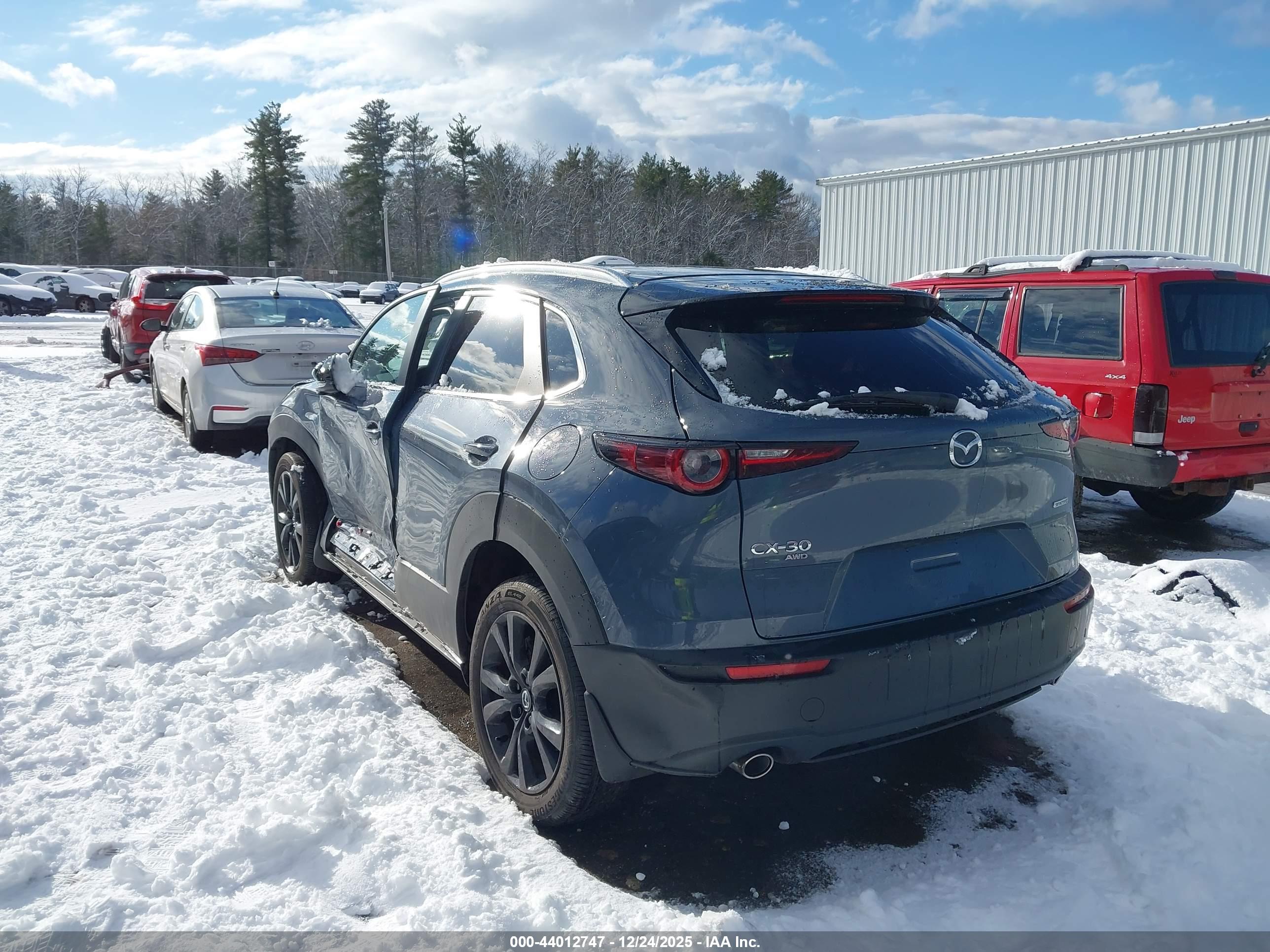 MAZDA CX-30 image 3