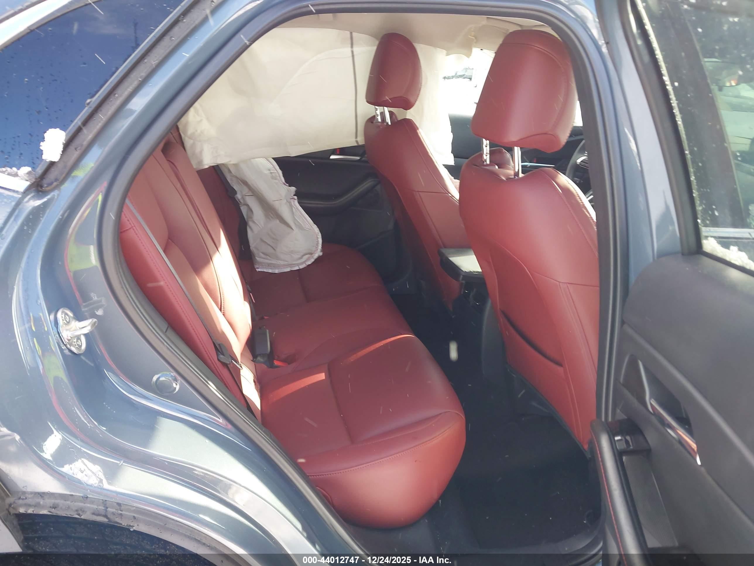 MAZDA CX-30 image 8