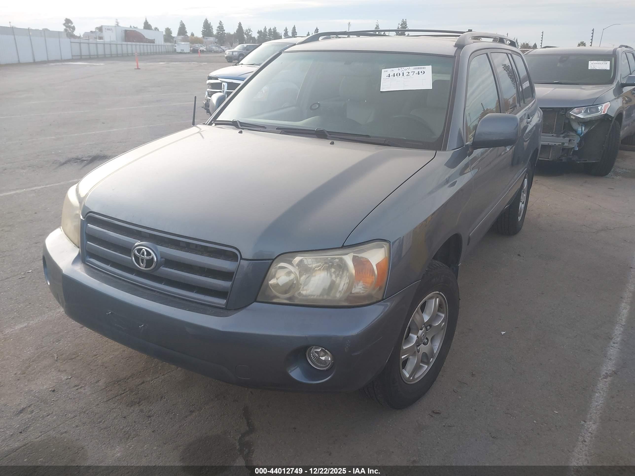 TOYOTA HIGHLANDER image 2