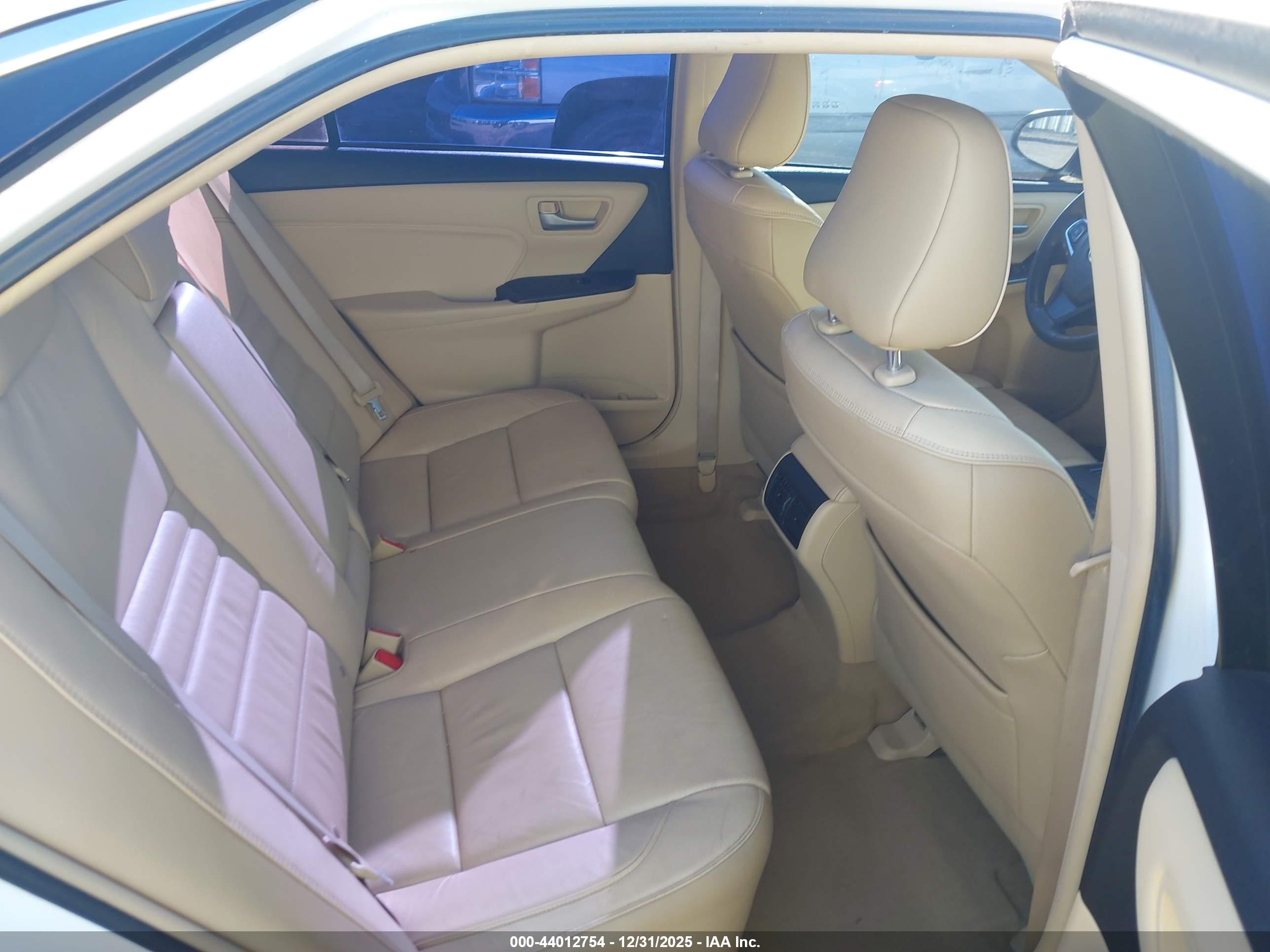 TOYOTA CAMRY image 8