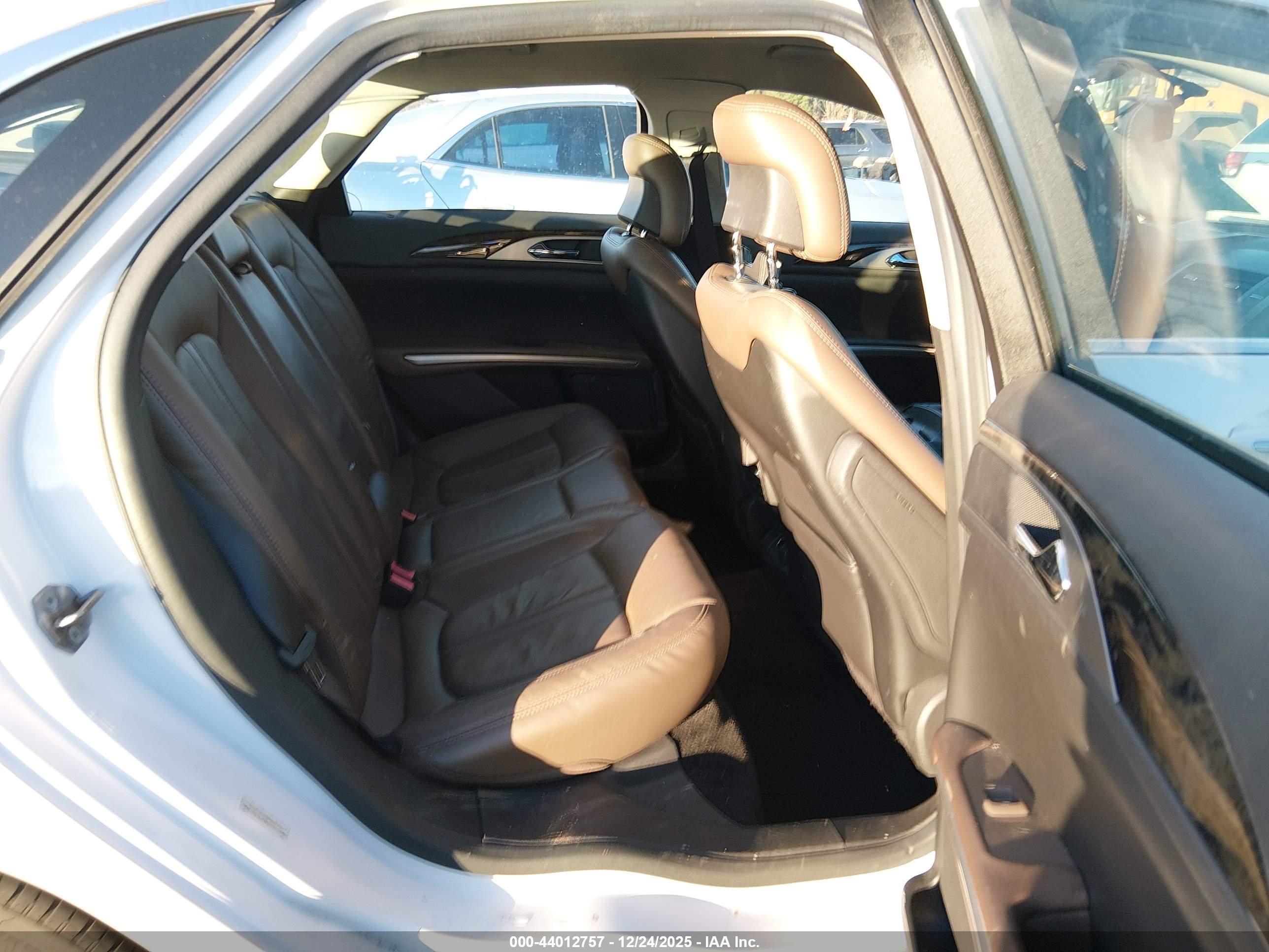 LINCOLN MKZ image 8
