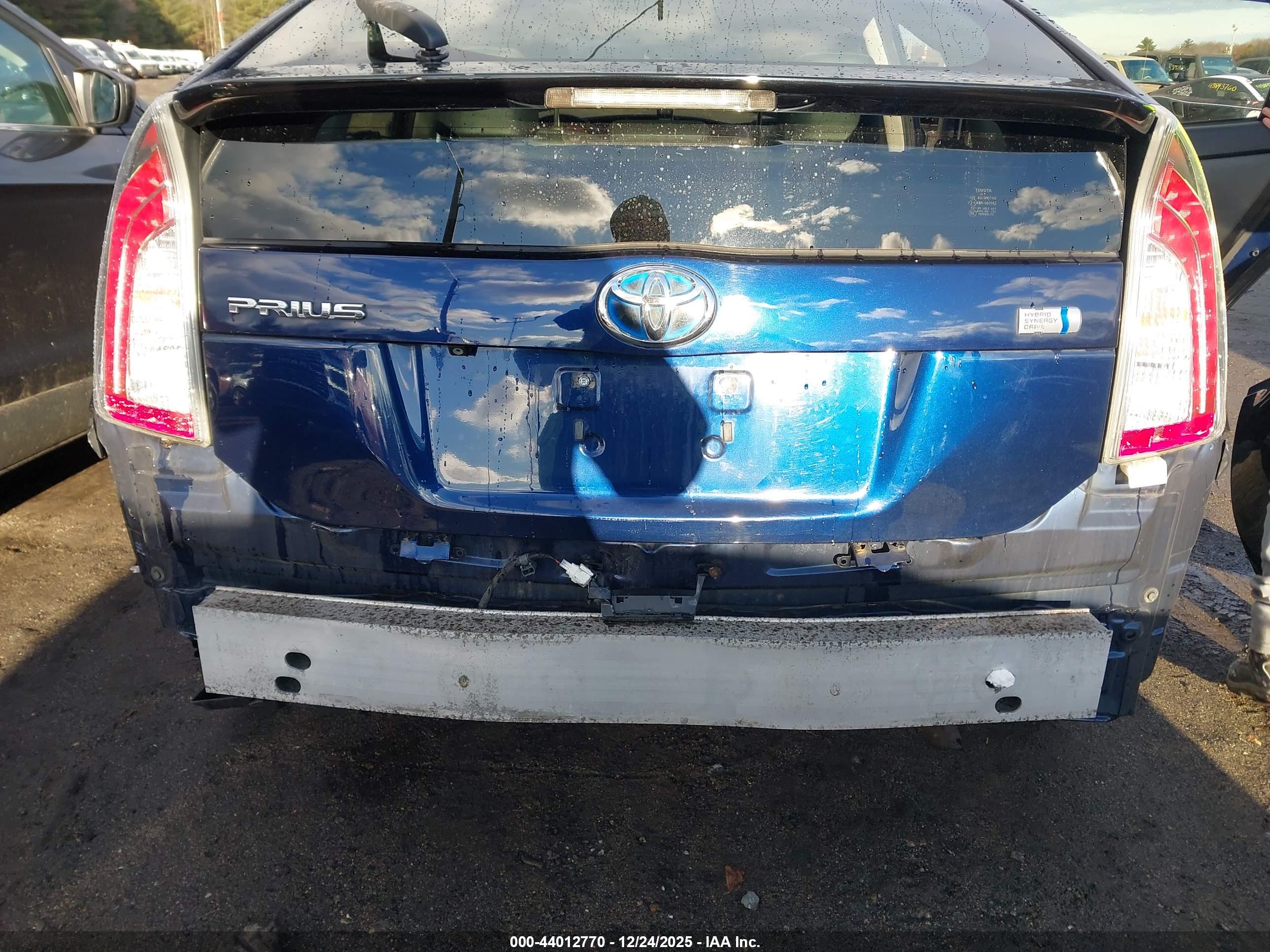 TOYOTA PRIUS image 6