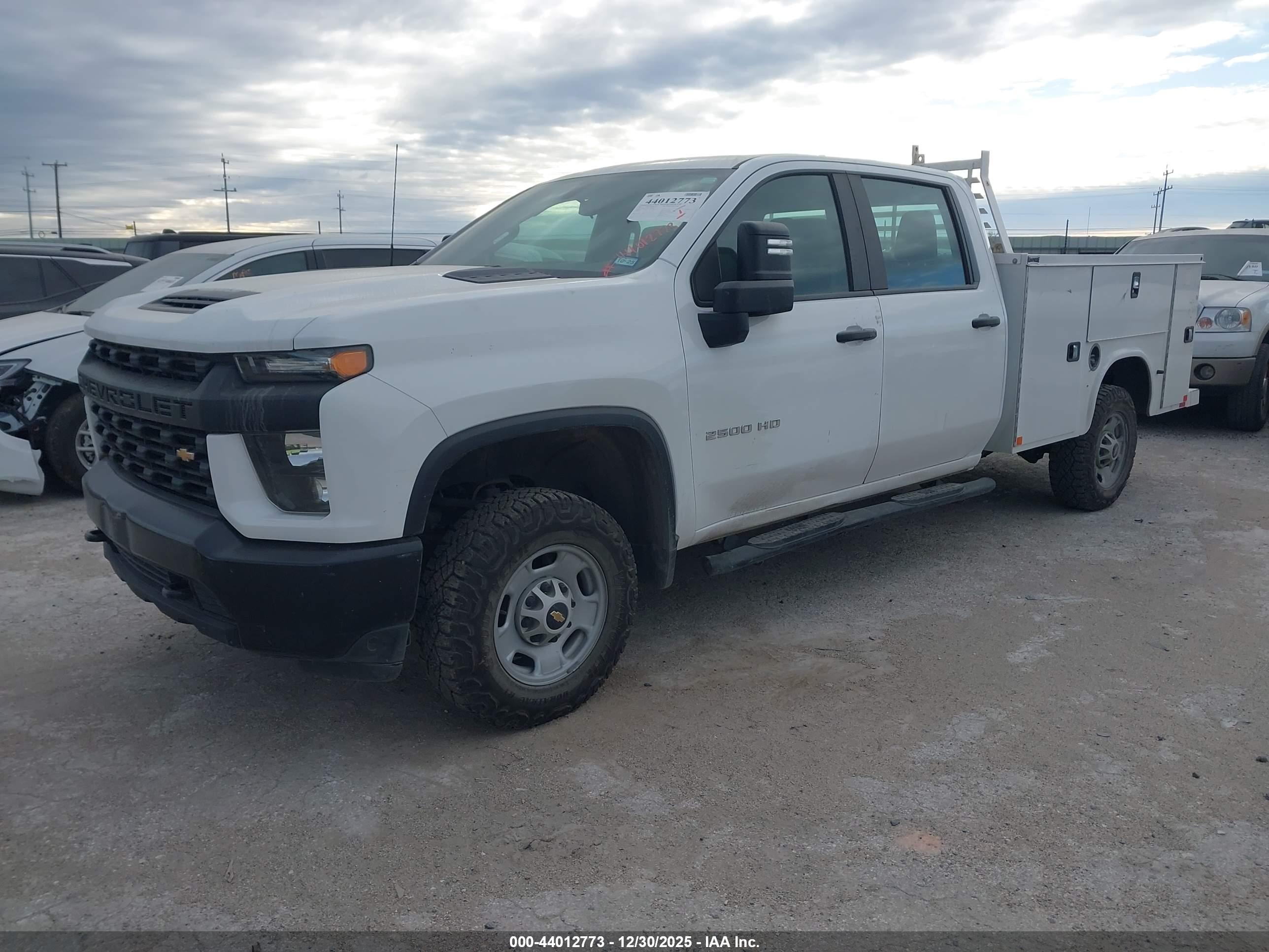 CHEVROLET SILVERADO image 2