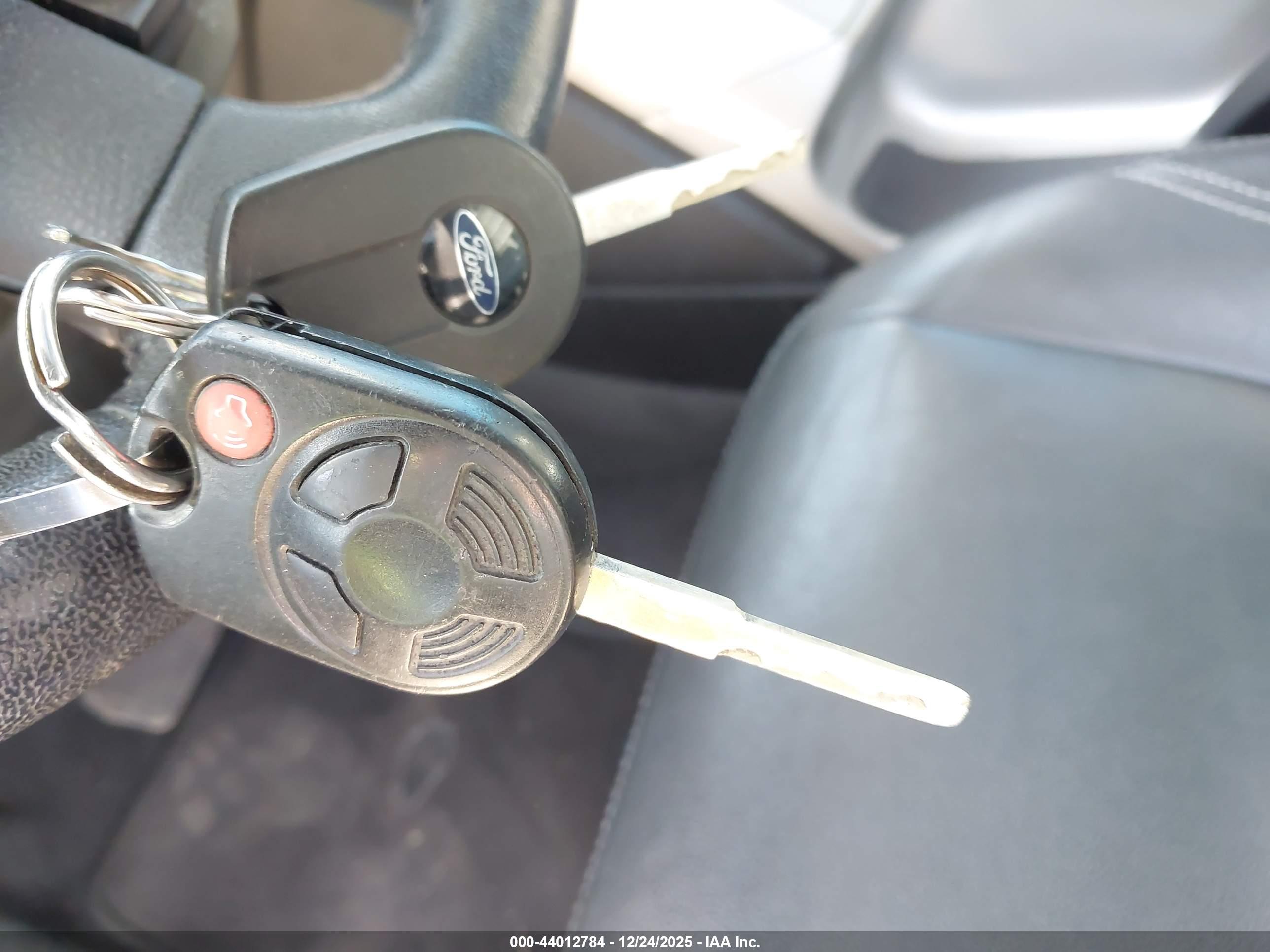 FORD ESCAPE image 11