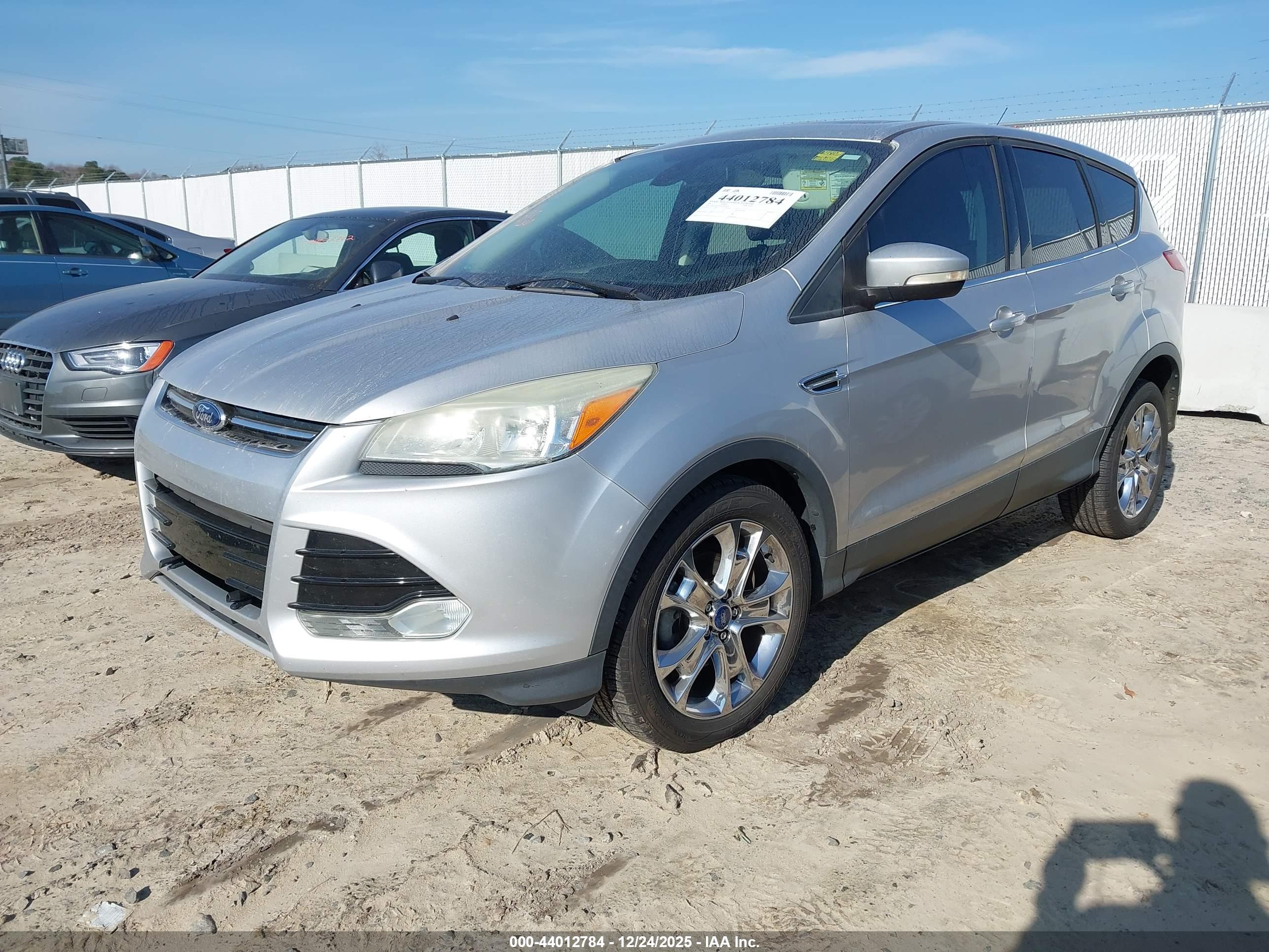 FORD ESCAPE image 2