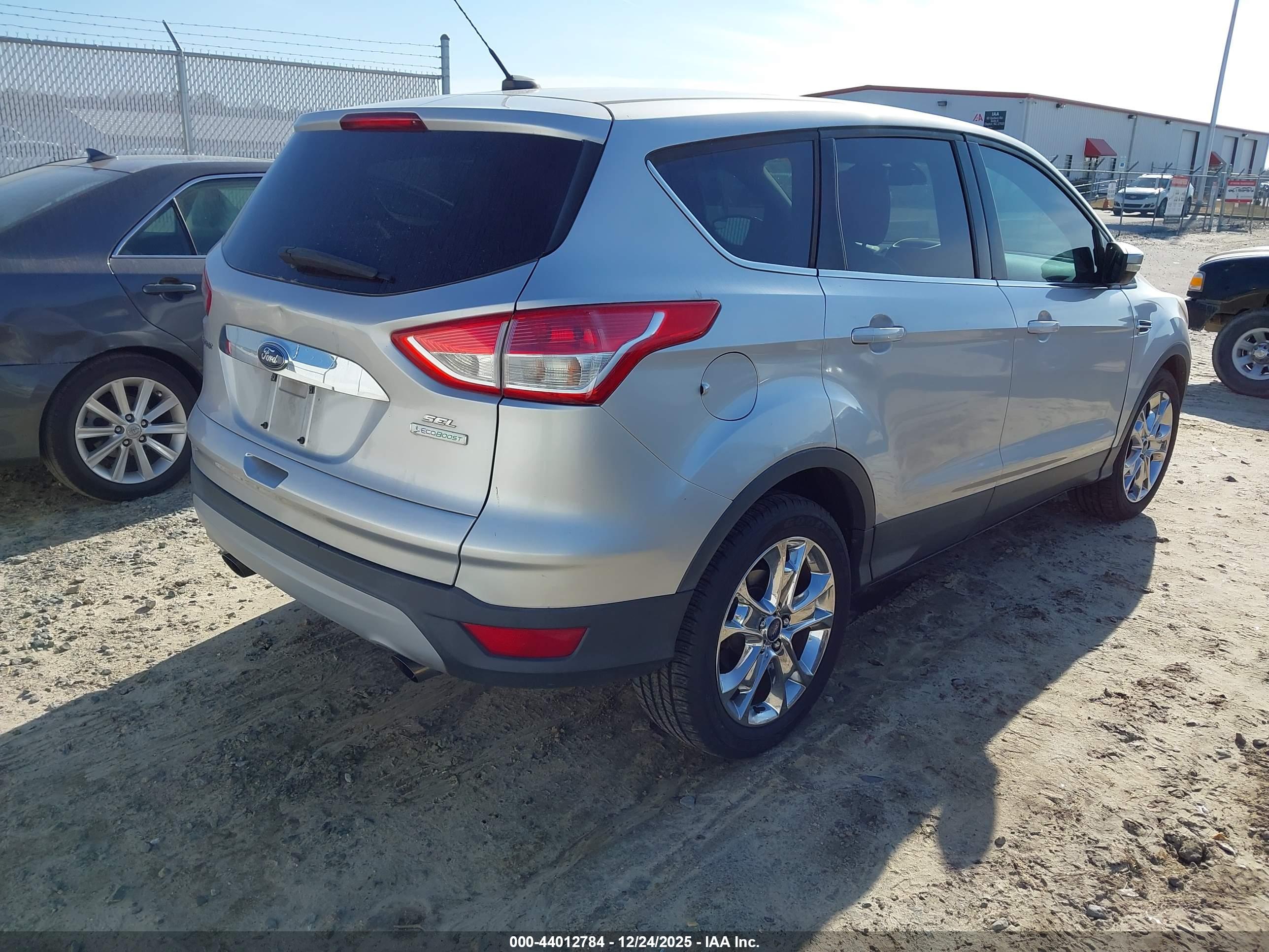 FORD ESCAPE image 4
