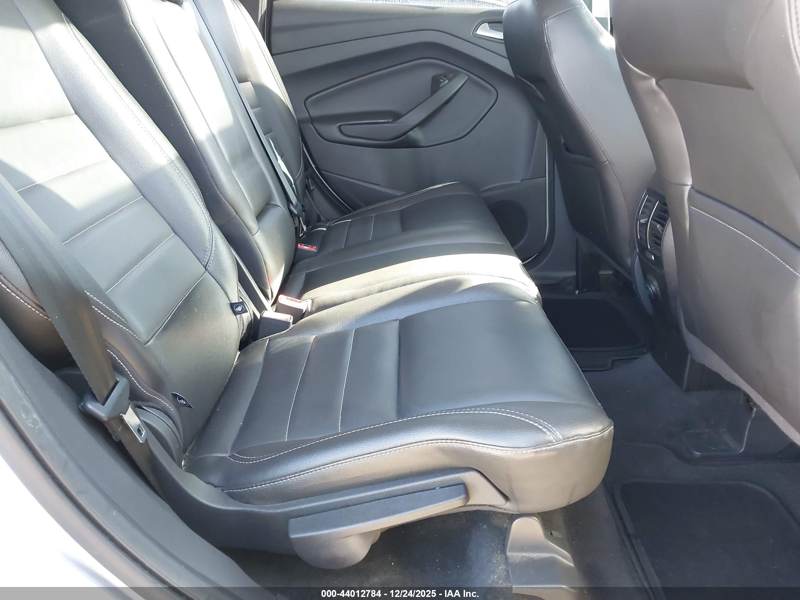 FORD ESCAPE image 8