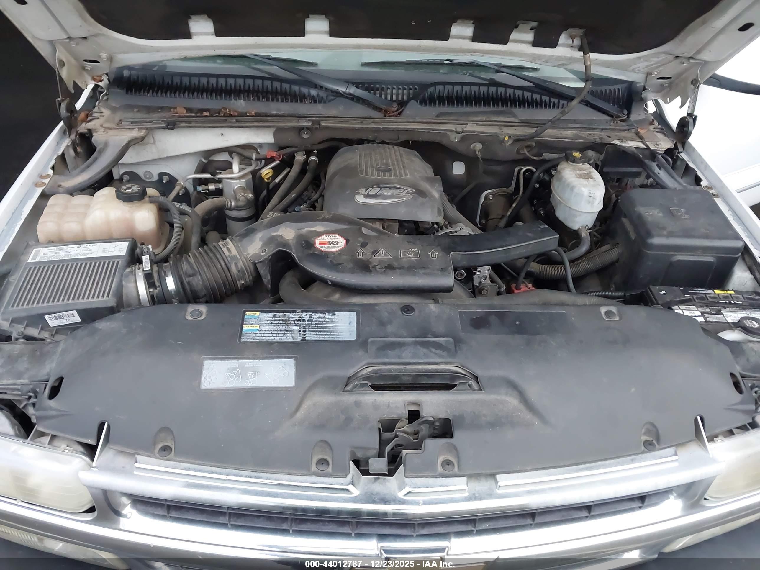 CHEVROLET TAHOE image 10